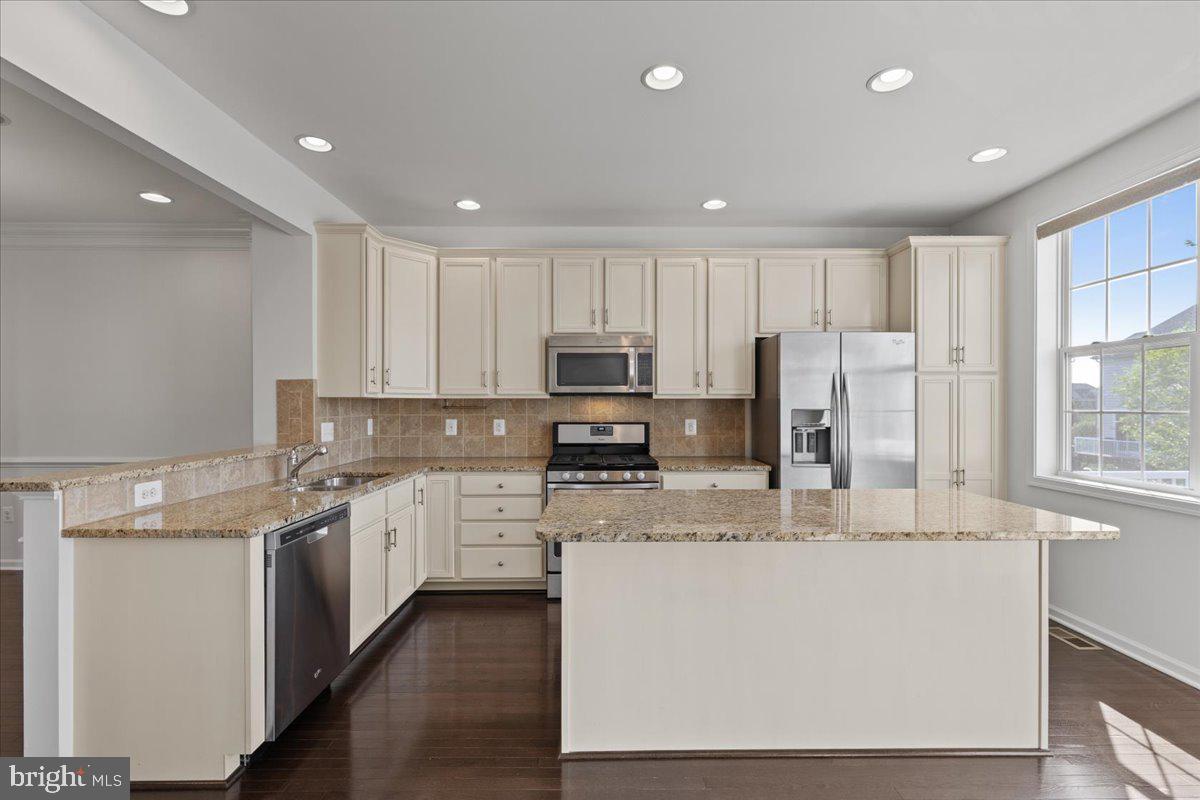 LOUDOUN VALLEY ESTATES 2 - Residential Lease