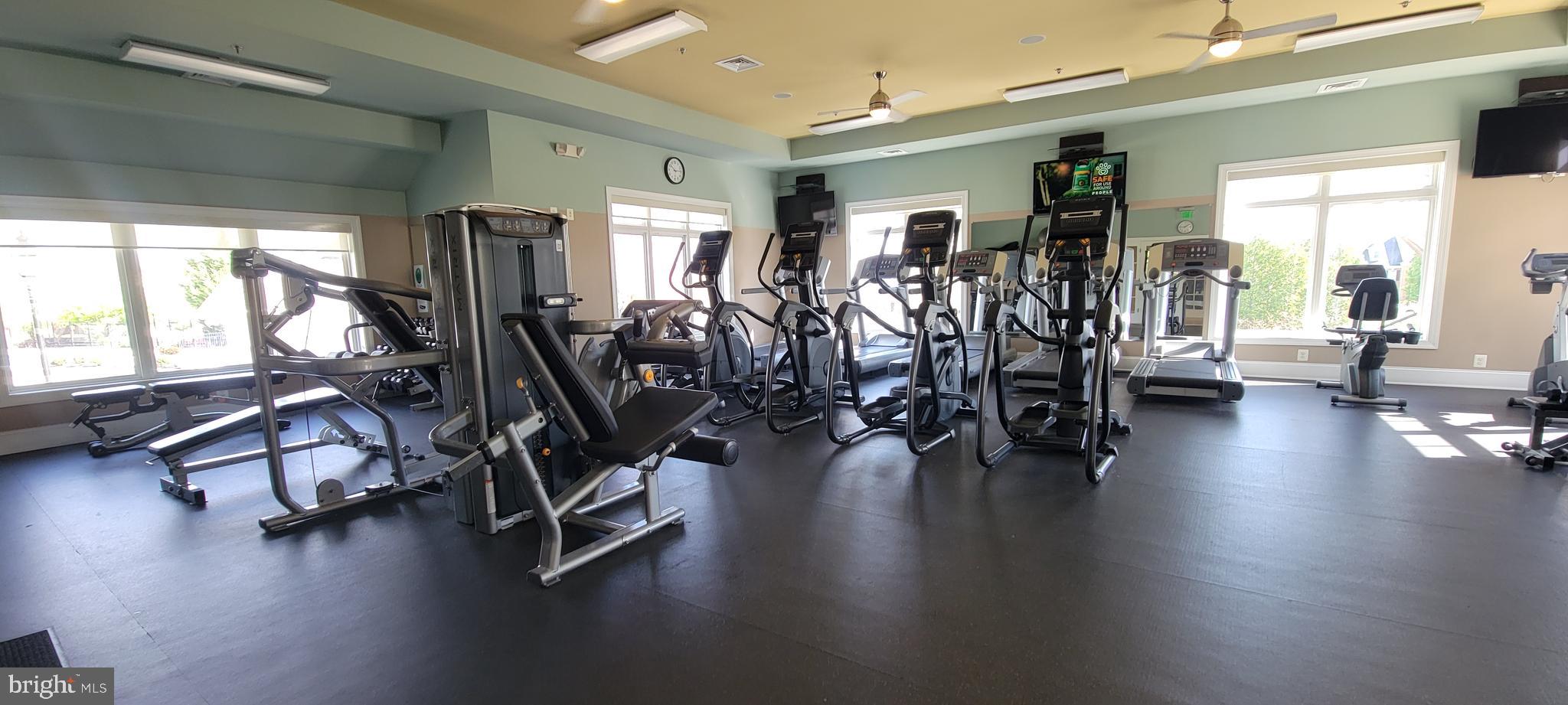 LOUDOUN VALLEY ESTATES 2 - Residential Lease