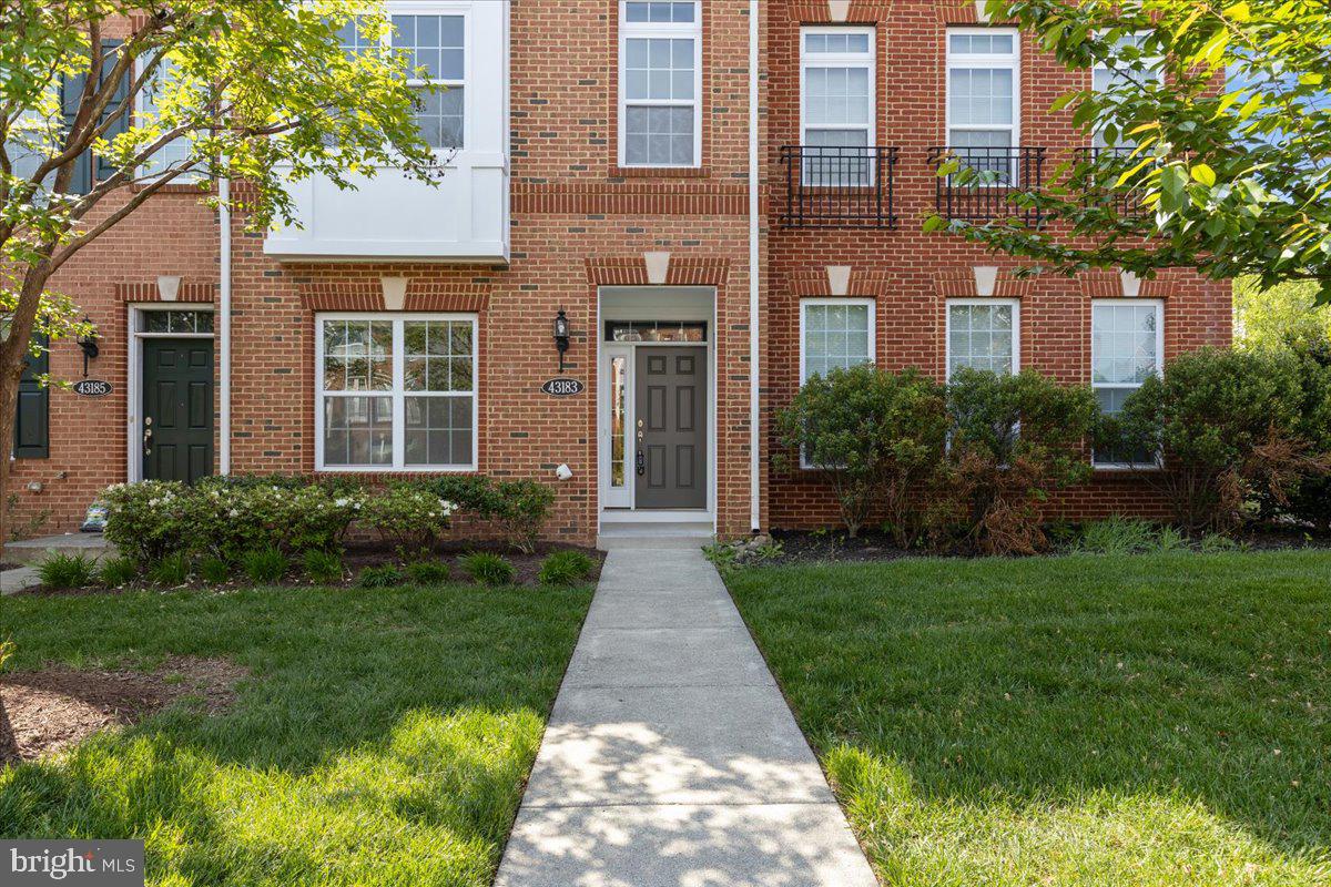 LOUDOUN VALLEY ESTATES 2 - Residential Lease