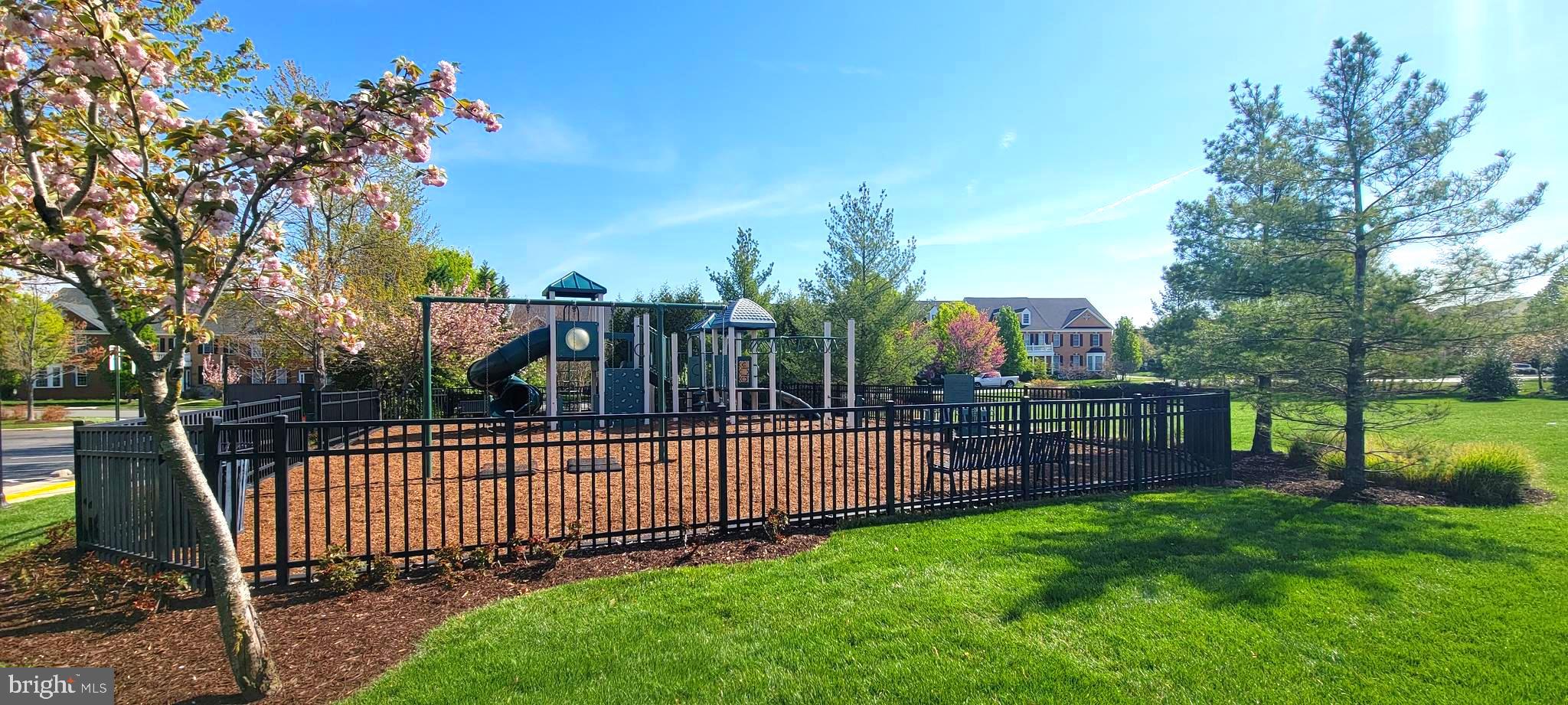 LOUDOUN VALLEY ESTATES 2 - Residential Lease