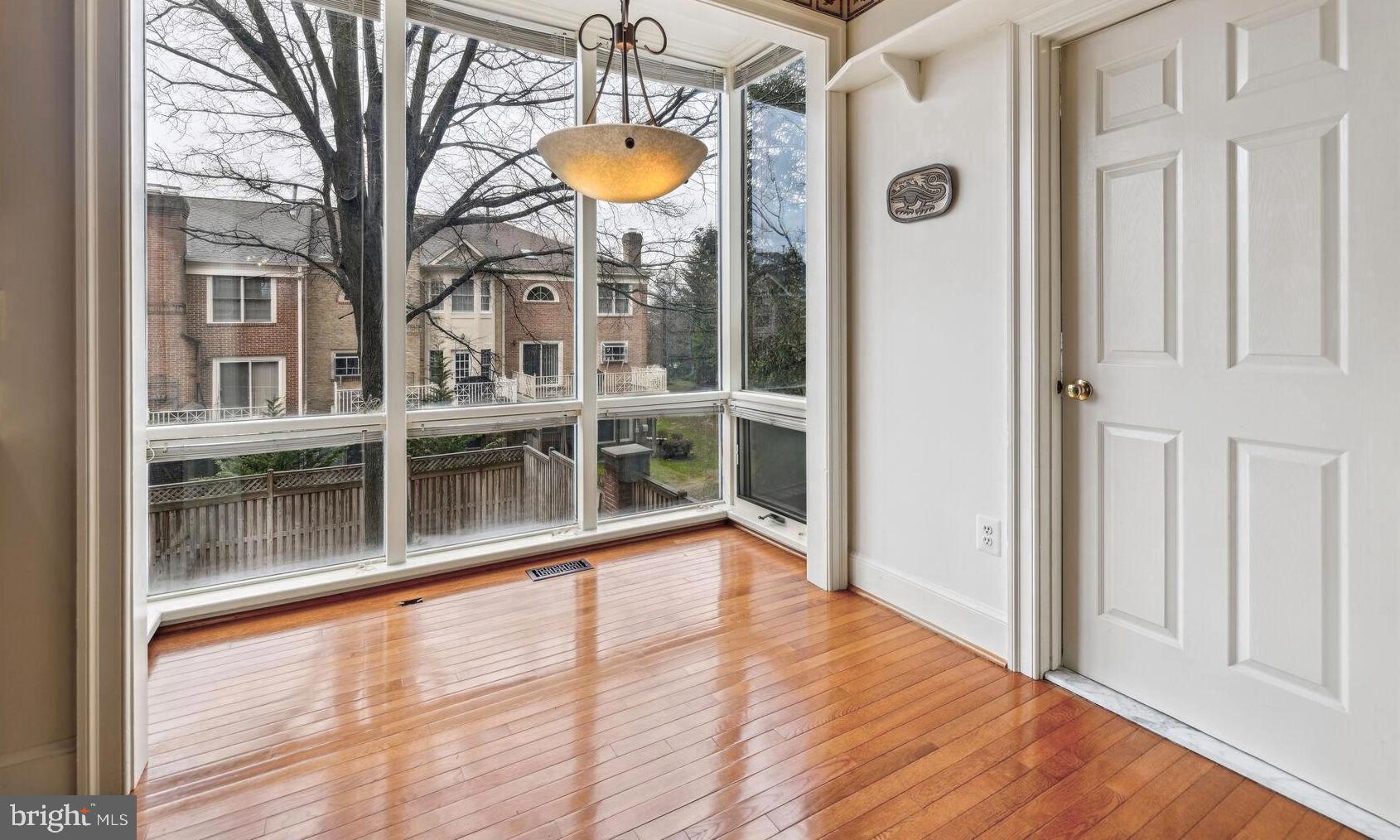 DECOVERLY ADVENTURE - Residential