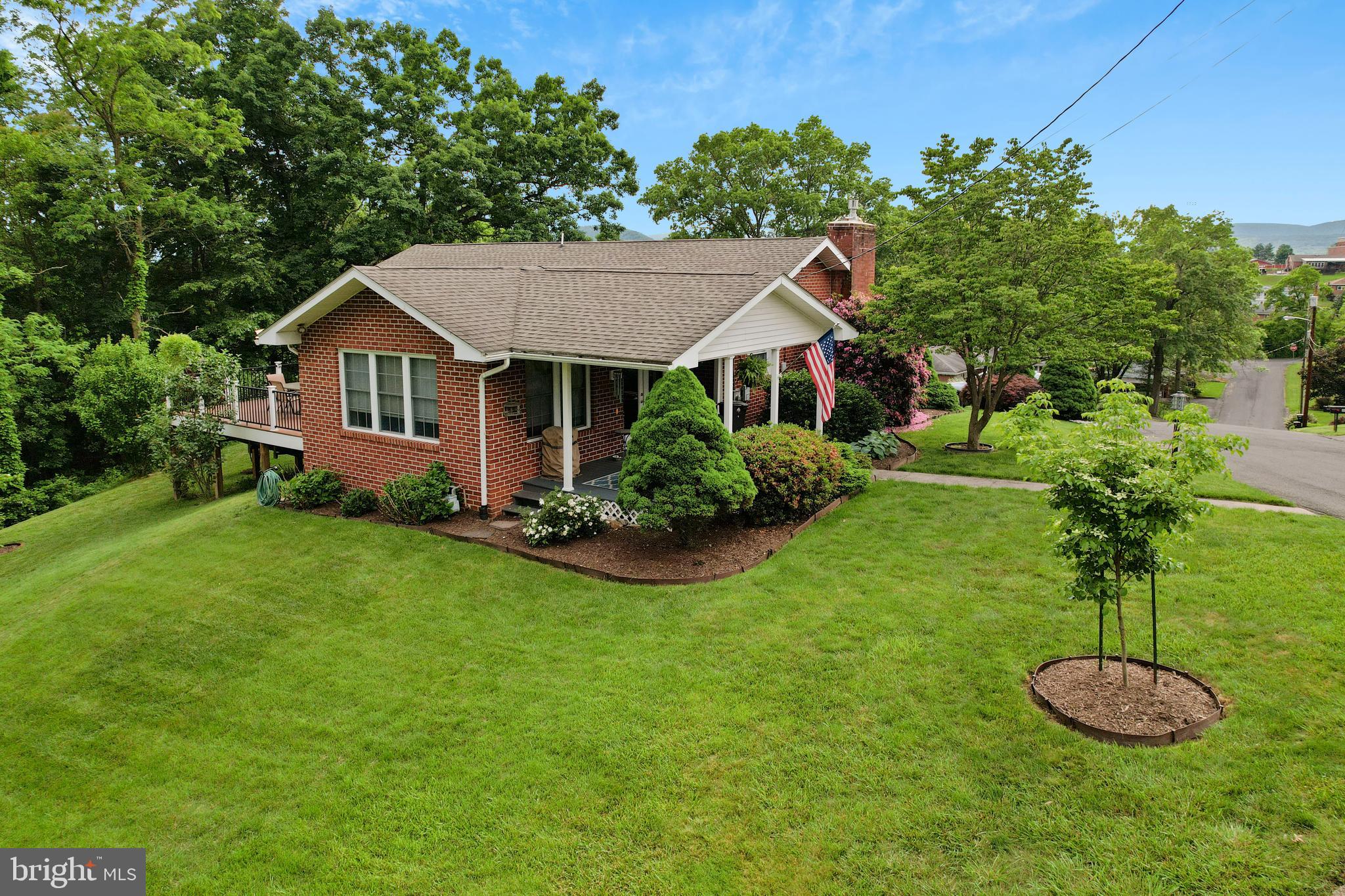 WHITE OAKS - Residential