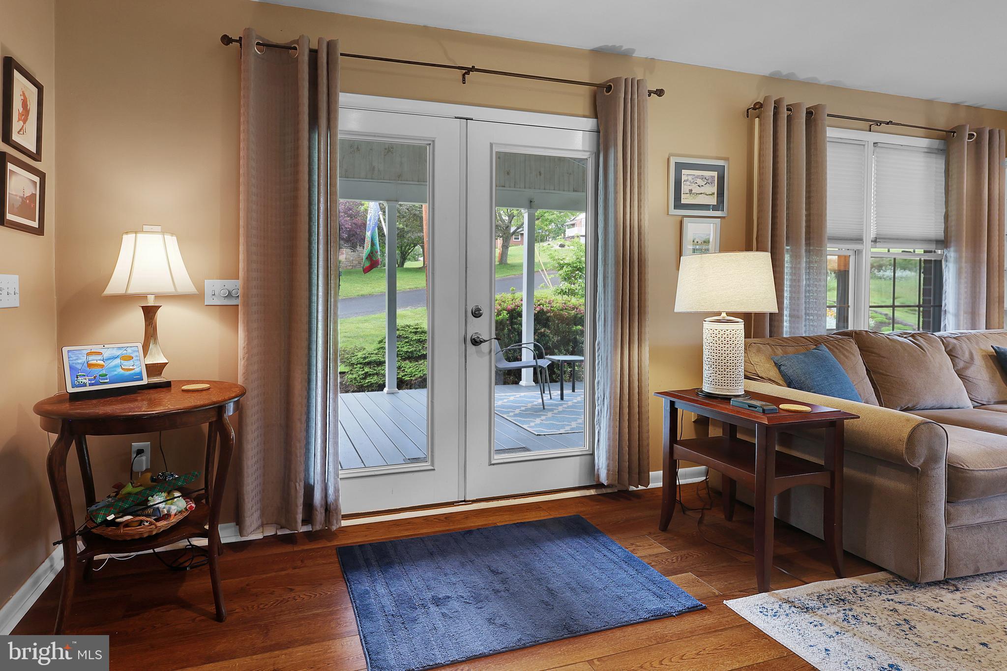 WHITE OAKS - Residential