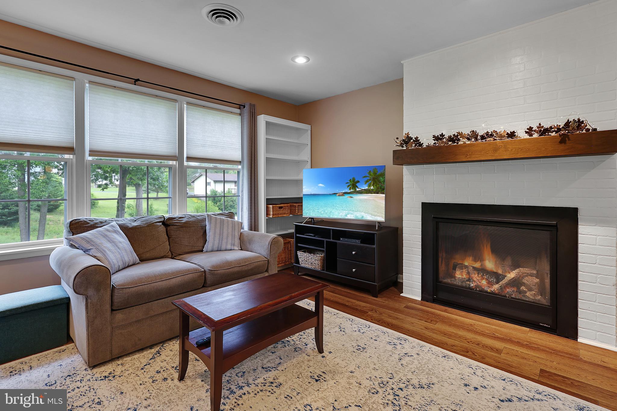 WHITE OAKS - Residential