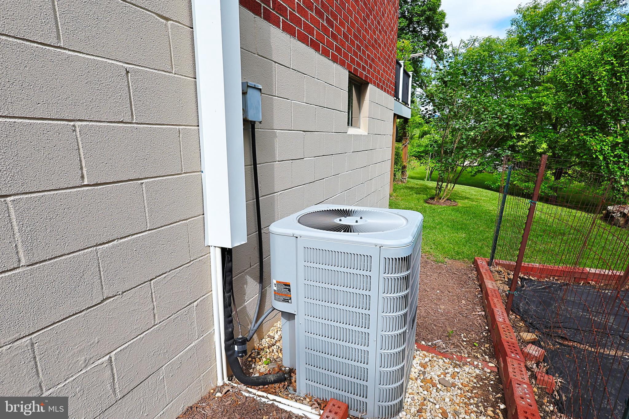 WHITE OAKS - Residential