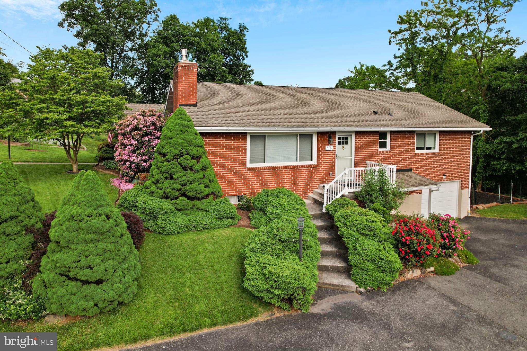 WHITE OAKS - Residential