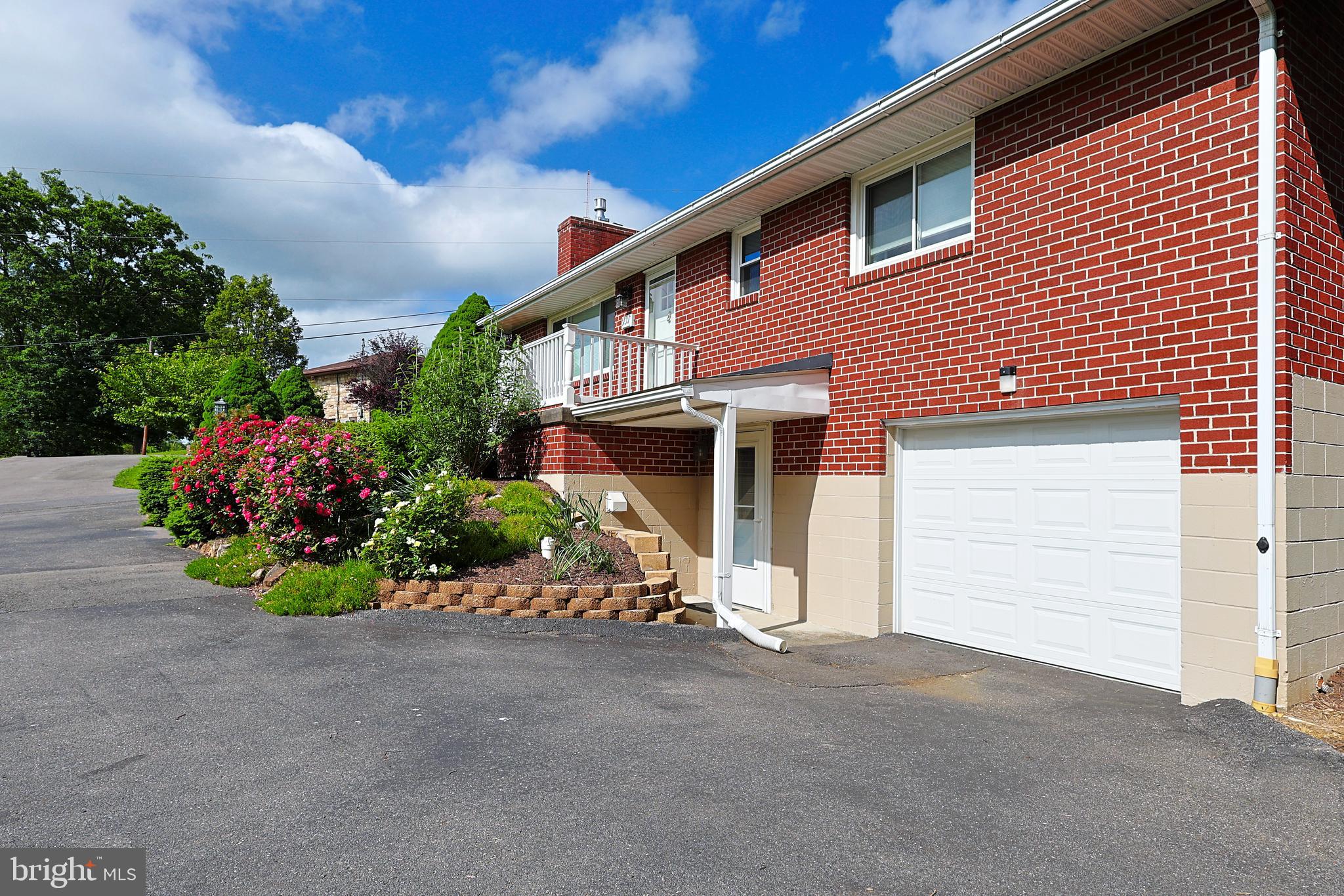 WHITE OAKS - Residential