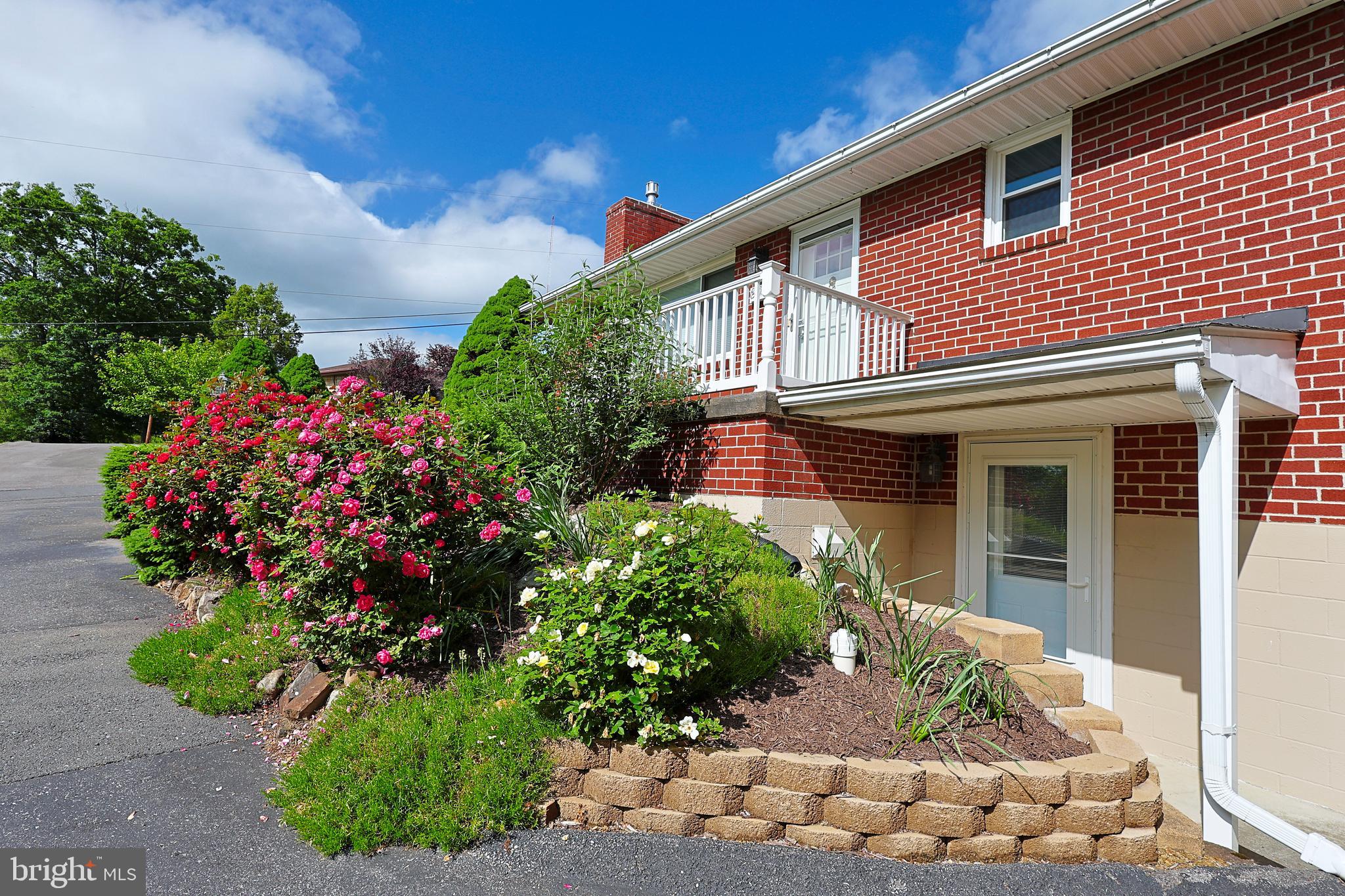 WHITE OAKS - Residential