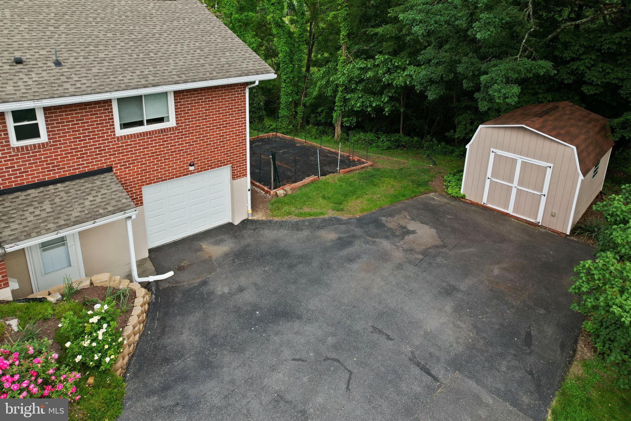 WHITE OAKS - Residential