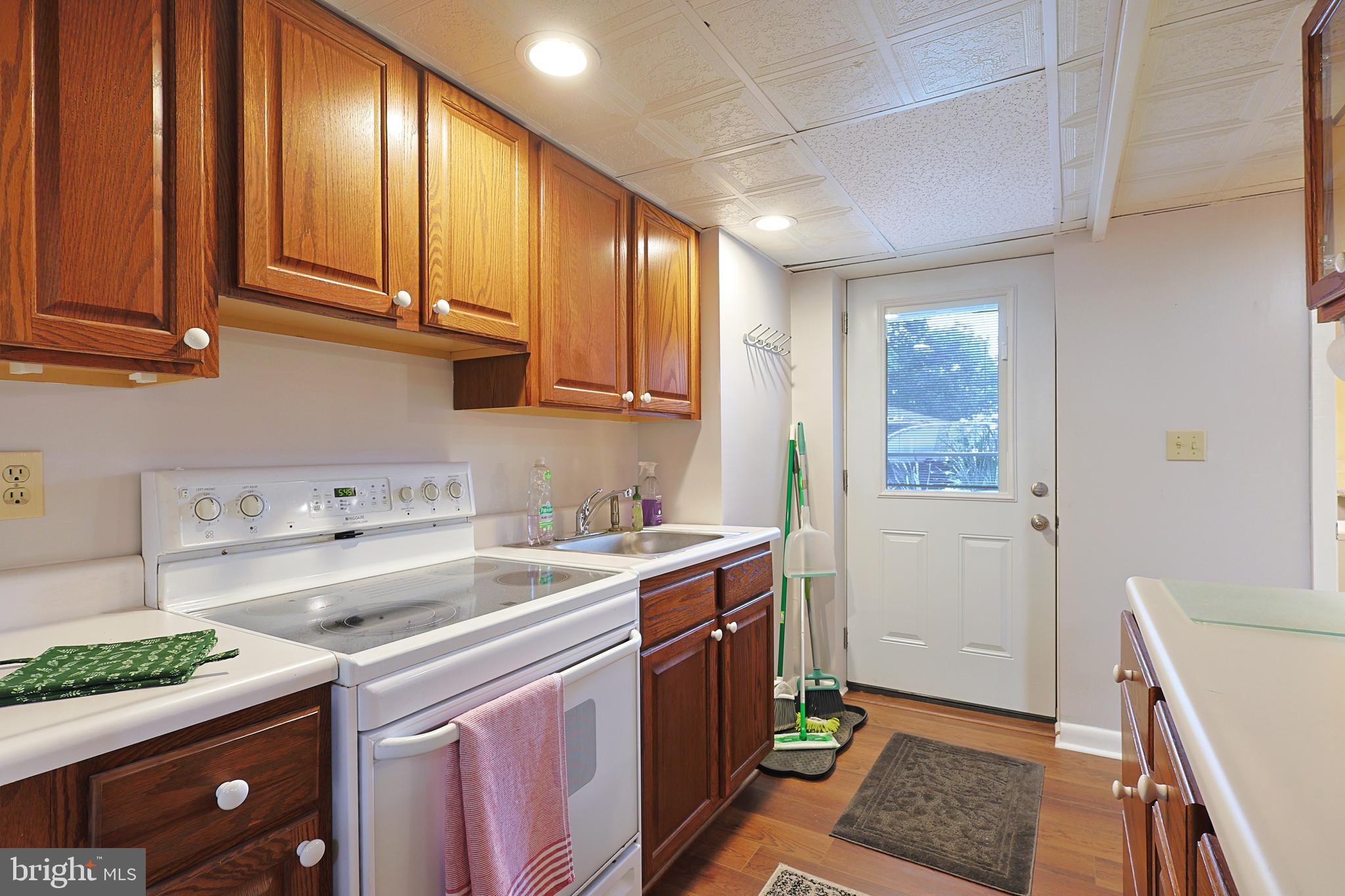 WHITE OAKS - Residential