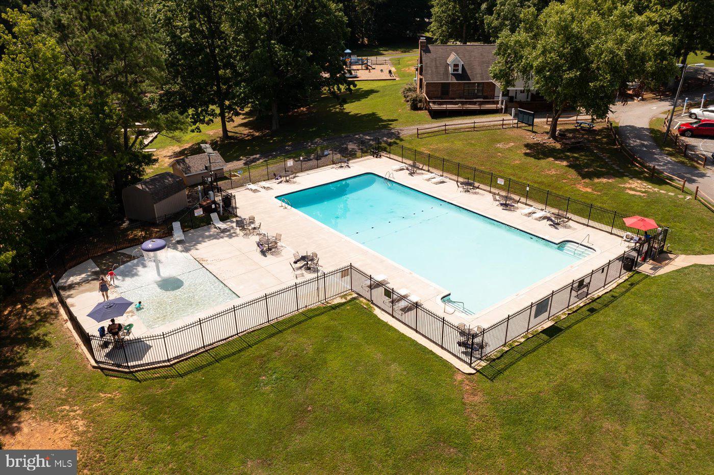 LAKE LAND - Residential