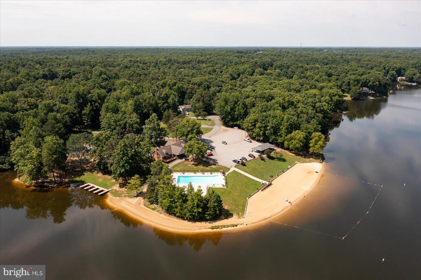 LAKE LAND - Residential