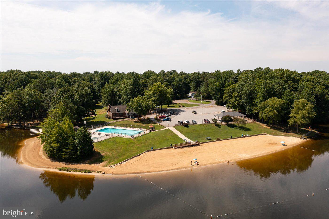 LAKE LAND - Residential