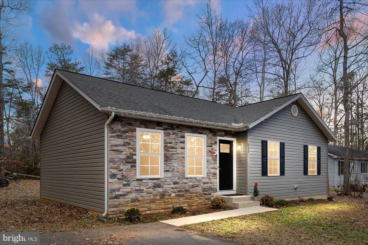 LAKE LAND - Residential