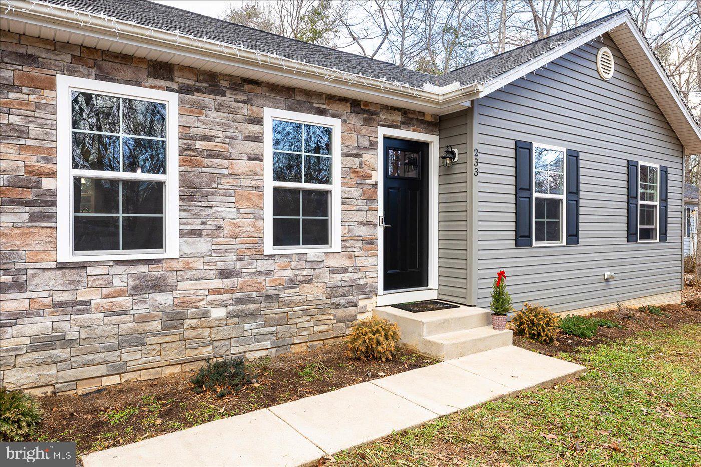 LAKE LAND - Residential