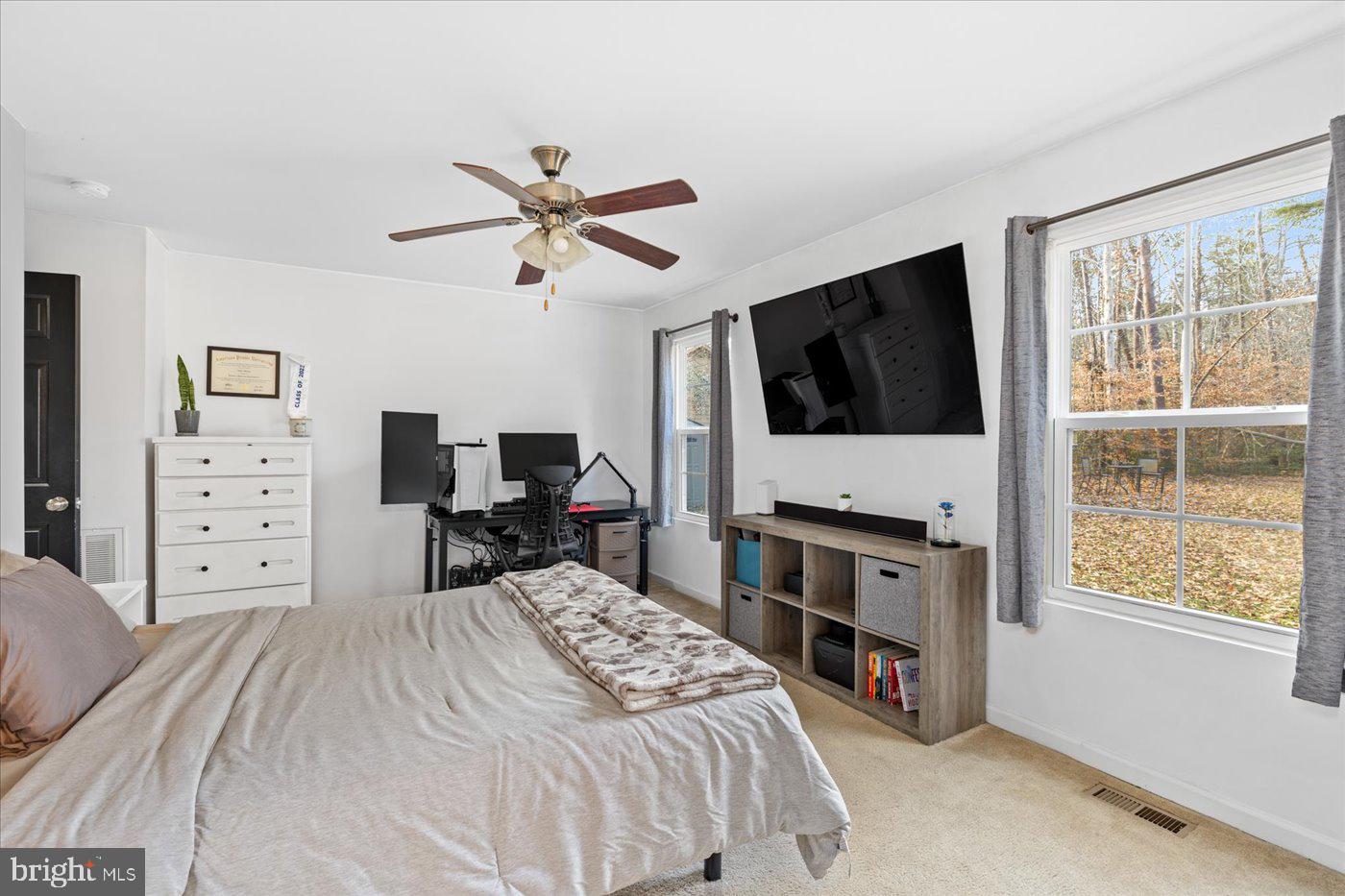 LAKE LAND - Residential