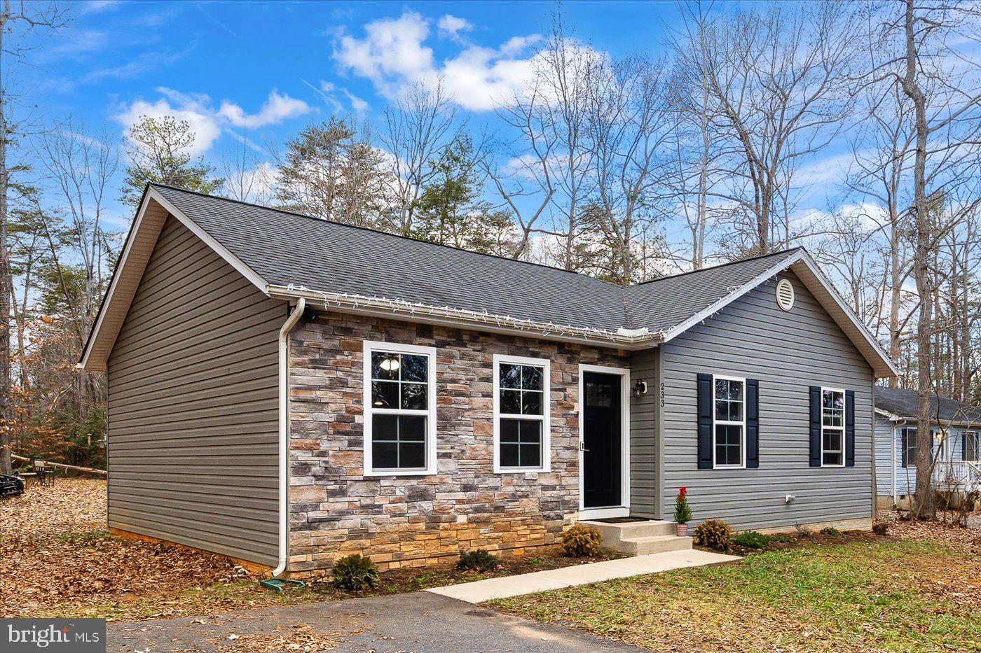 LAKE LAND - Residential