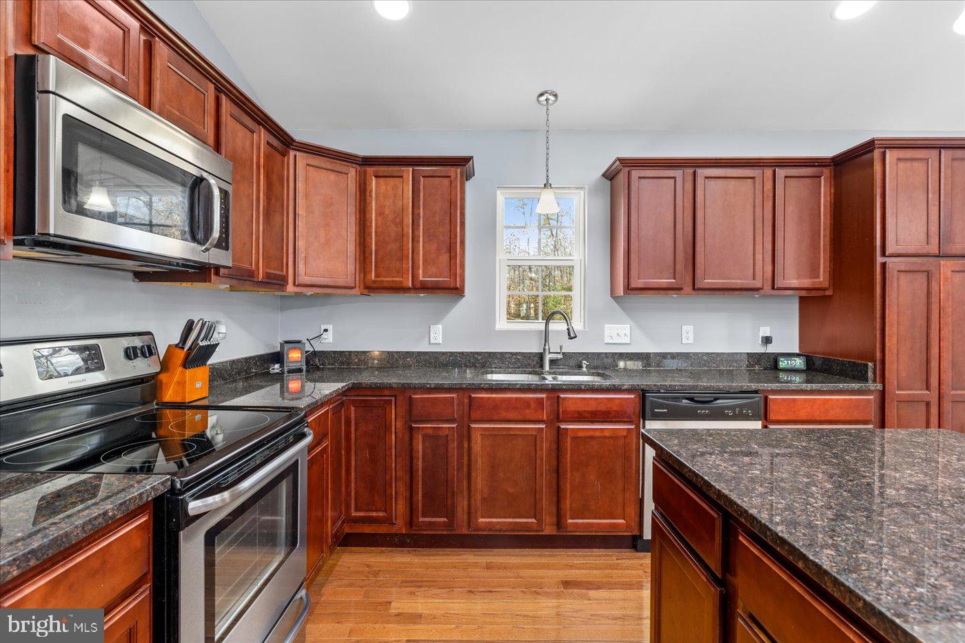 LAKE LAND - Residential