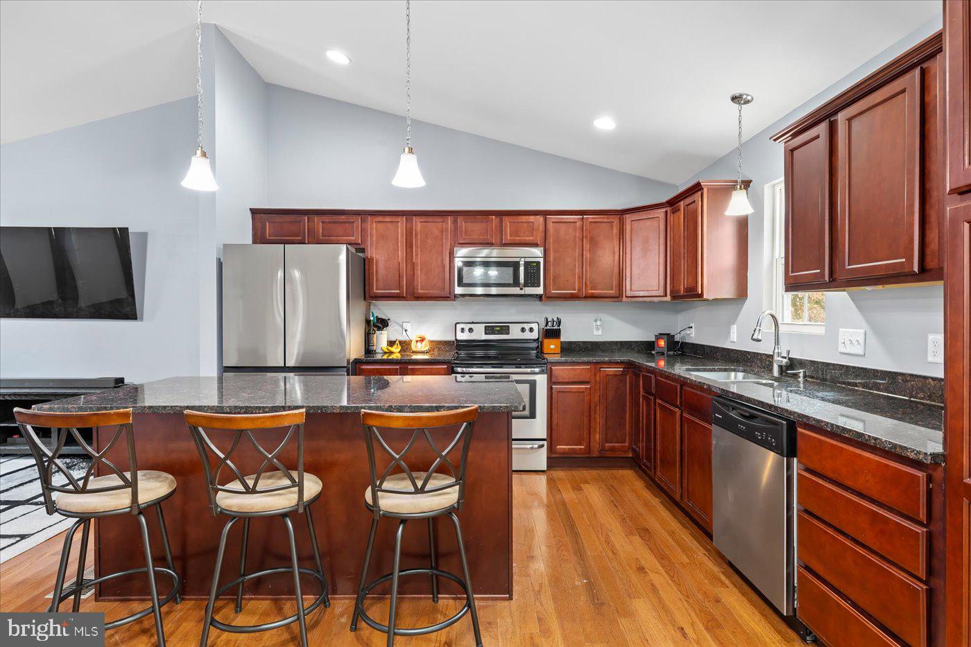 LAKE LAND - Residential