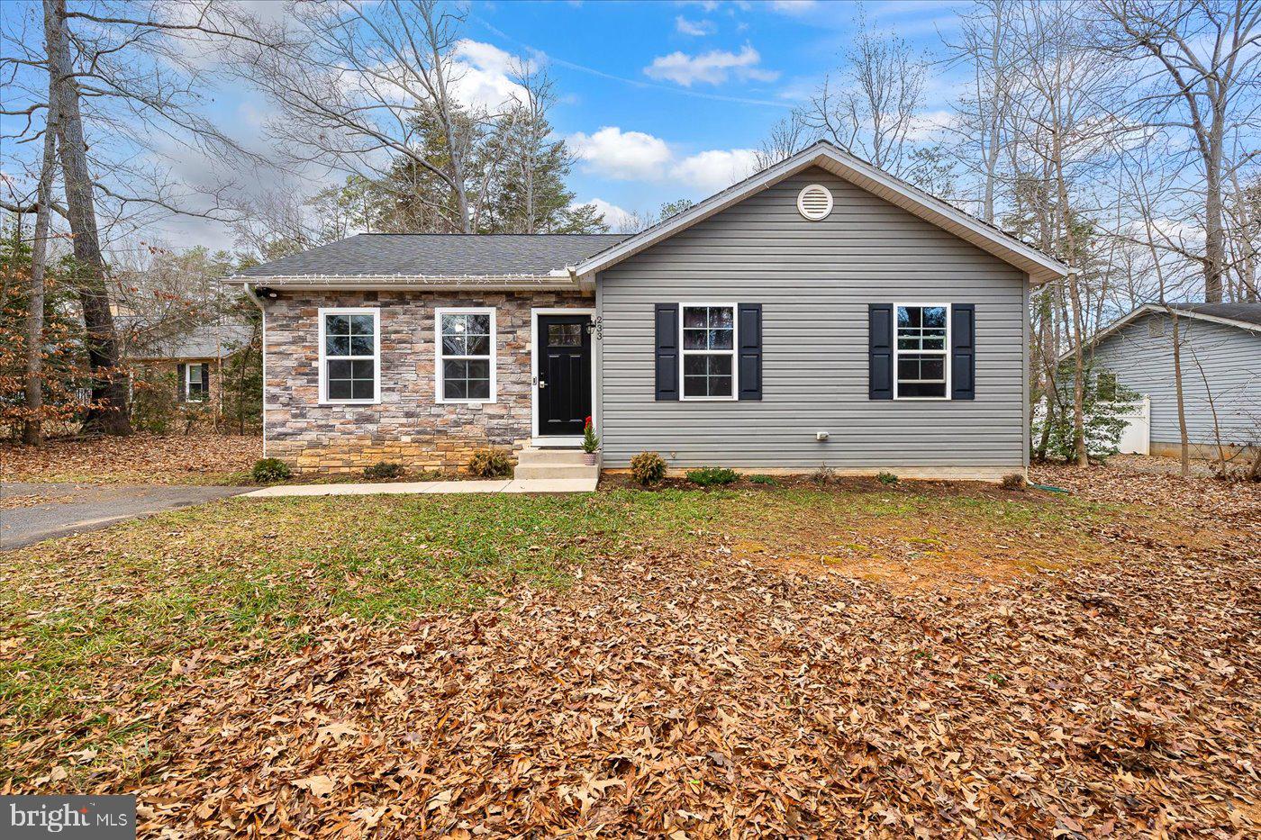 LAKE LAND - Residential