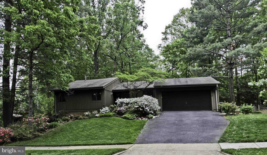 HOUSE BEAUTIFUL - ONE OF TRURO'S FINEST HOMES**4-BED, 3-BATH IN MINT CONDITION**THIS SUN-FILLED HOME FEATURES HARDWOODS ON TWO LEVELS**HIGH-END DESIGNER APPOINTMENTS THROUGHOUT**CUSTOM MASTER BATH**KITCHEN AND BREAKFAST ROOM ADDITION**2-CAR GARAGE**W/O LOWER LEVEL W/ CUSTOM TILE GAS FIREPLACE, BEDROOM, AND FULL BATH**BREATHTAKING LOT**OPEN HOUSE 2/21 CANCELLED