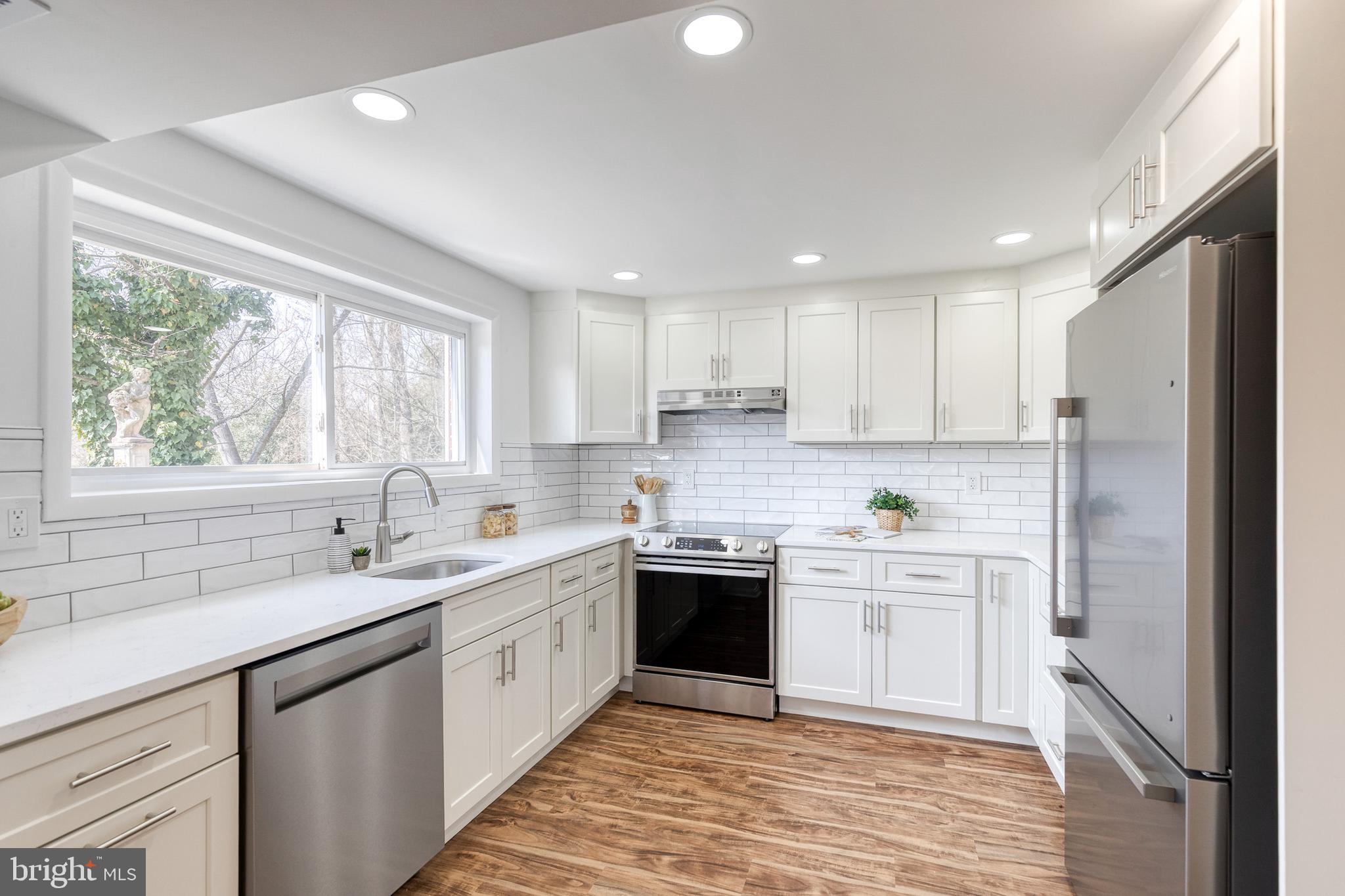 COLLEGE PARK ESTATES - Residential