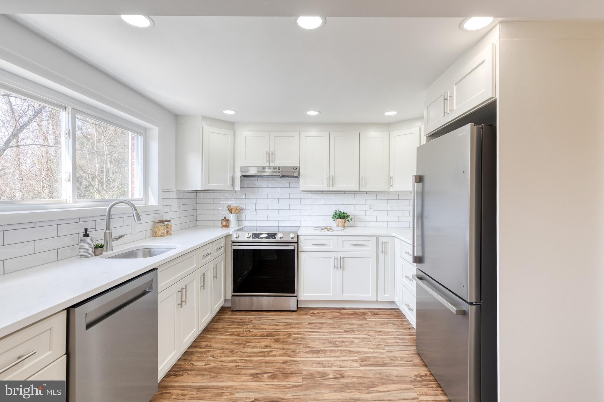 COLLEGE PARK ESTATES - Residential