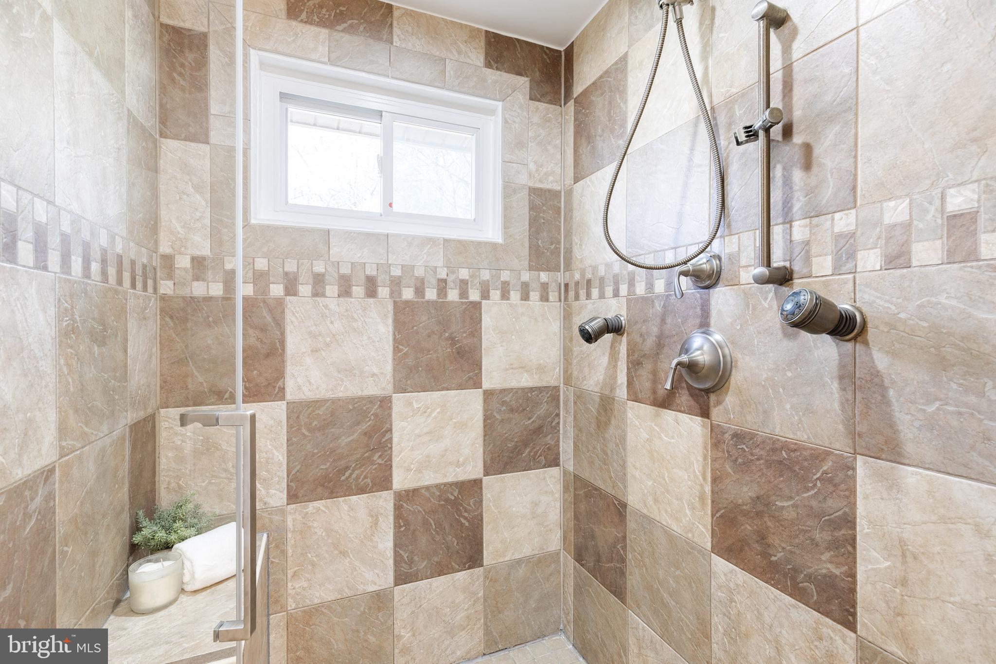 COLLEGE PARK ESTATES - Residential