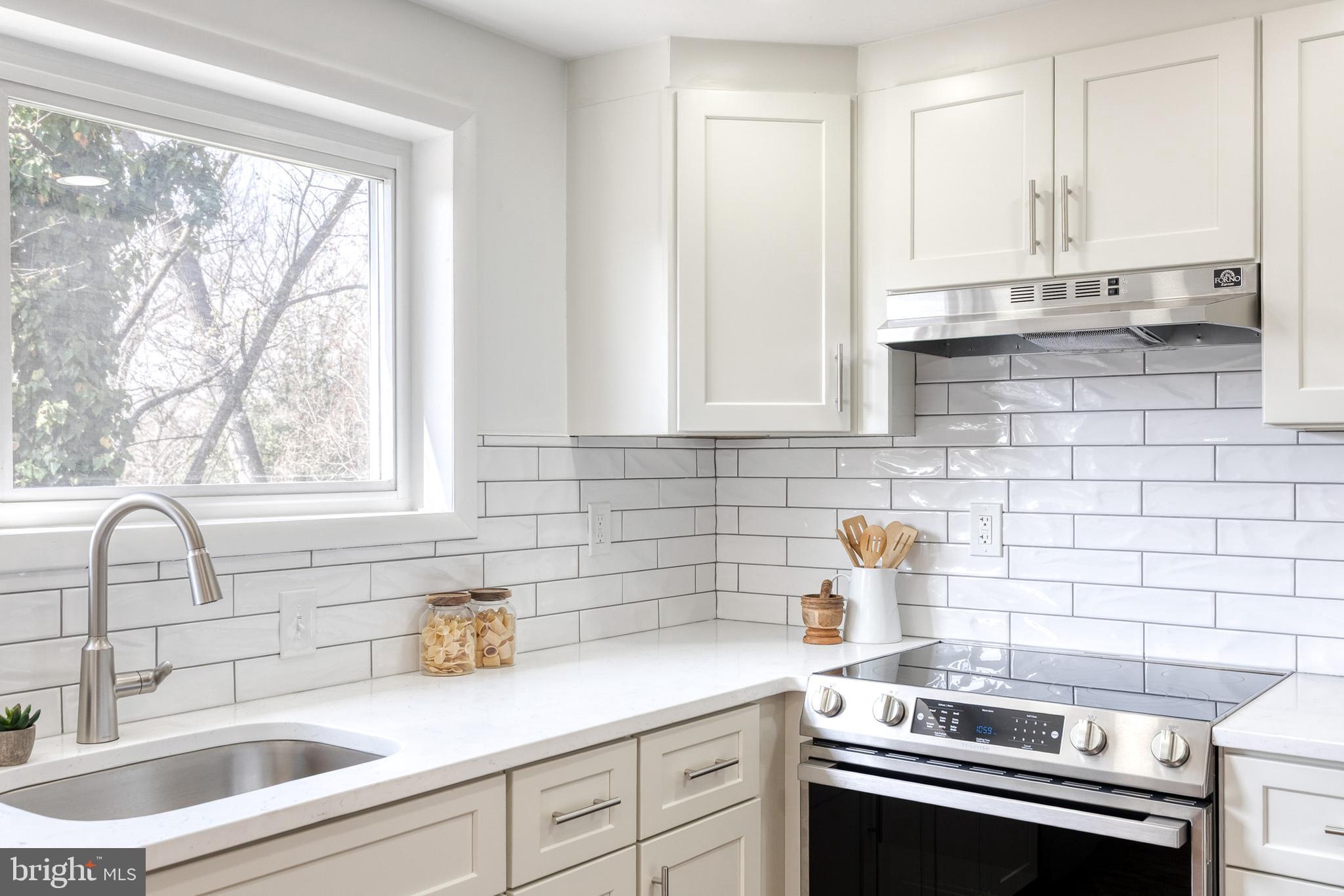 COLLEGE PARK ESTATES - Residential