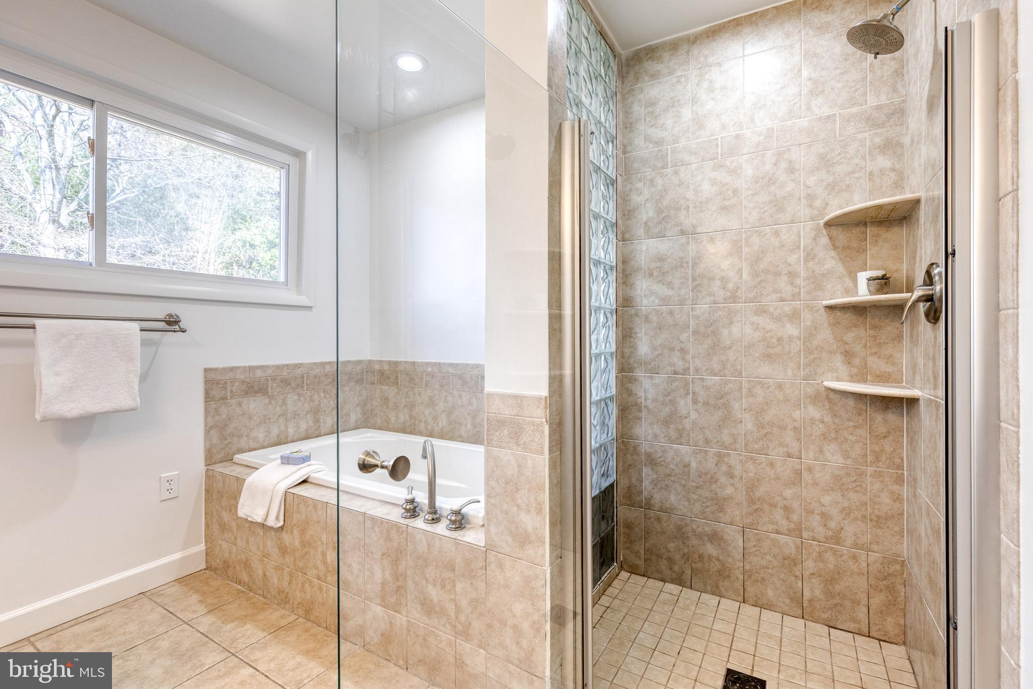 COLLEGE PARK ESTATES - Residential