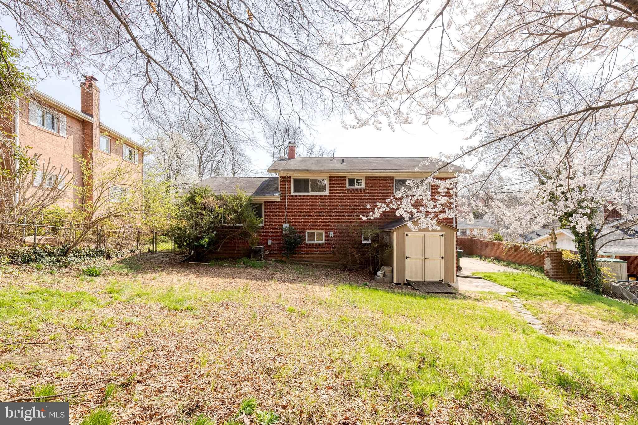 COLLEGE PARK ESTATES - Residential