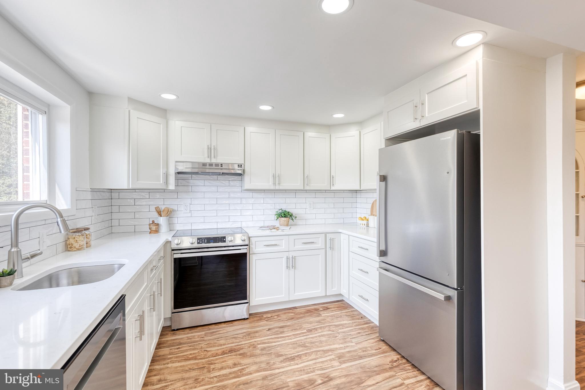 COLLEGE PARK ESTATES - Residential