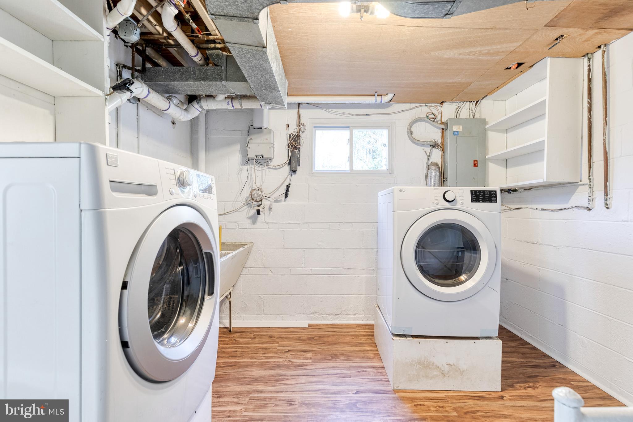 COLLEGE PARK ESTATES - Residential