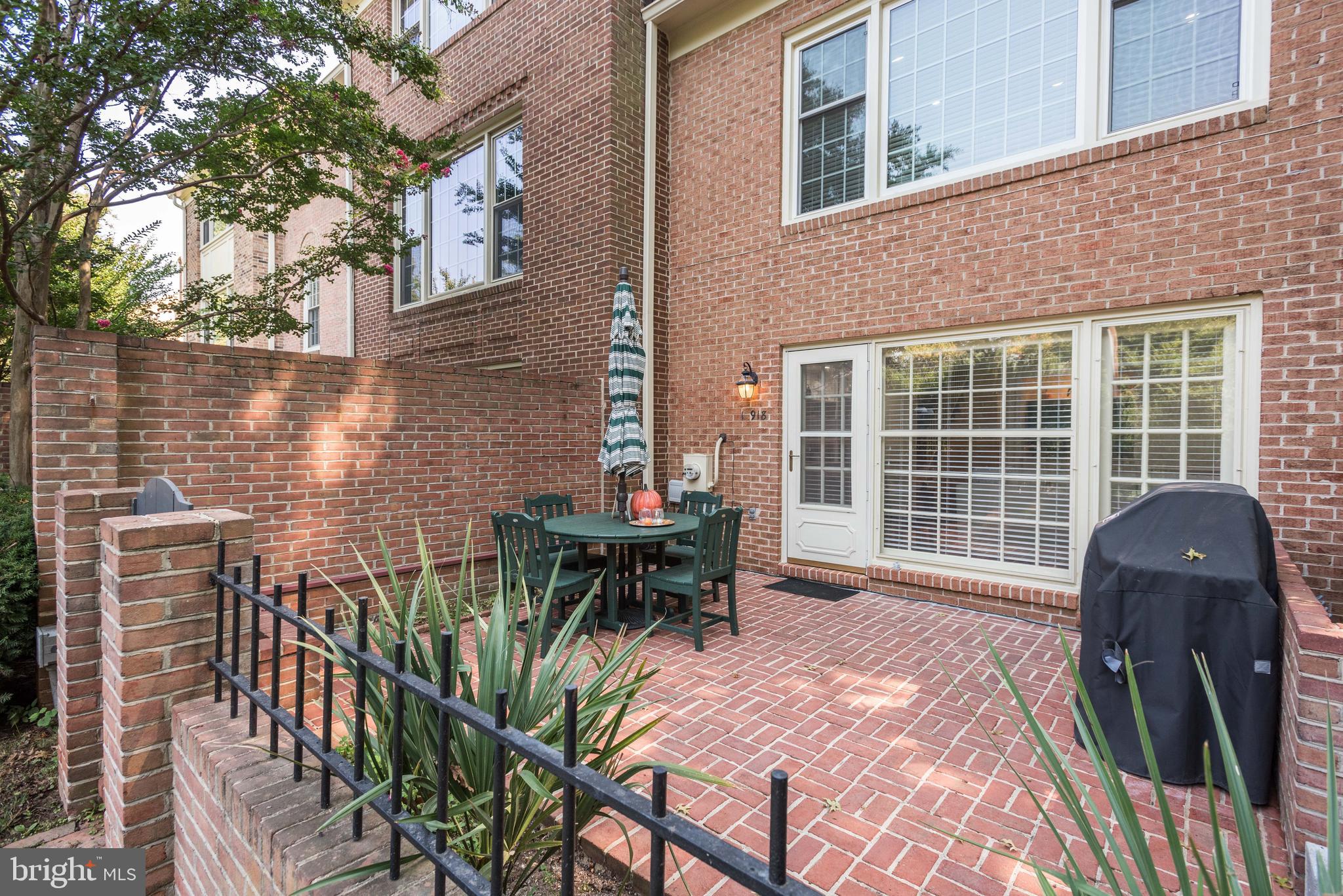 CREST OF WICKFORD - Residential