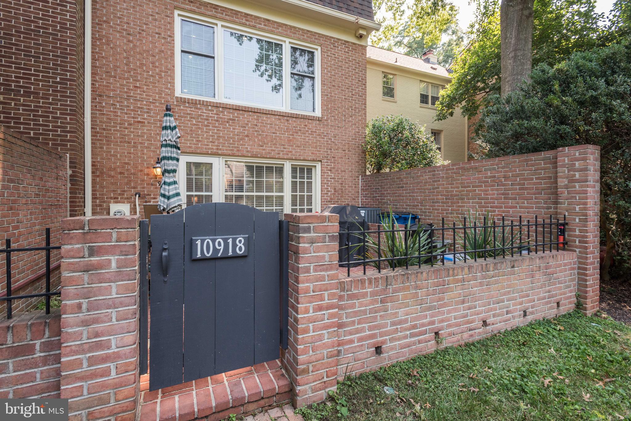 CREST OF WICKFORD - Residential