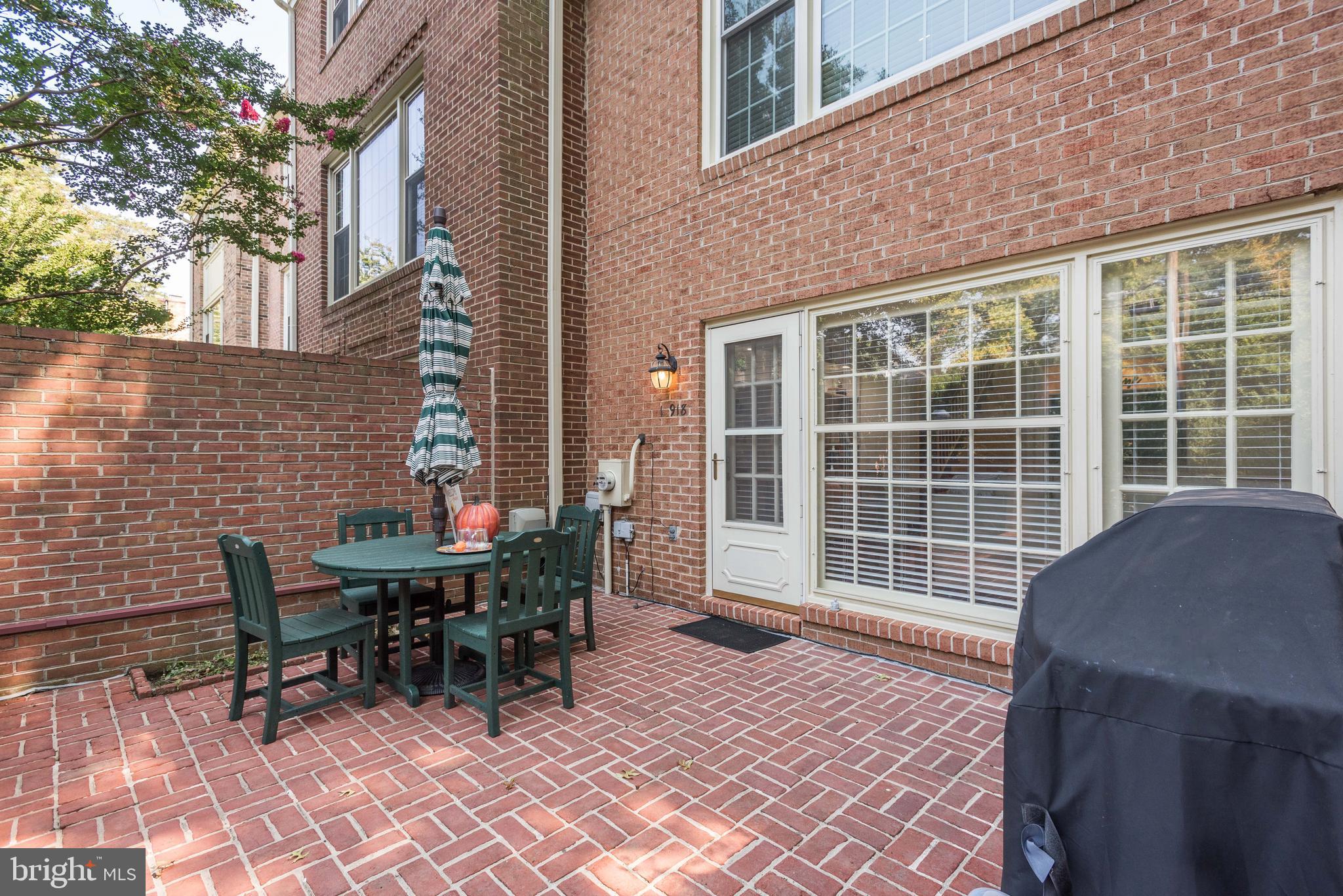 CREST OF WICKFORD - Residential