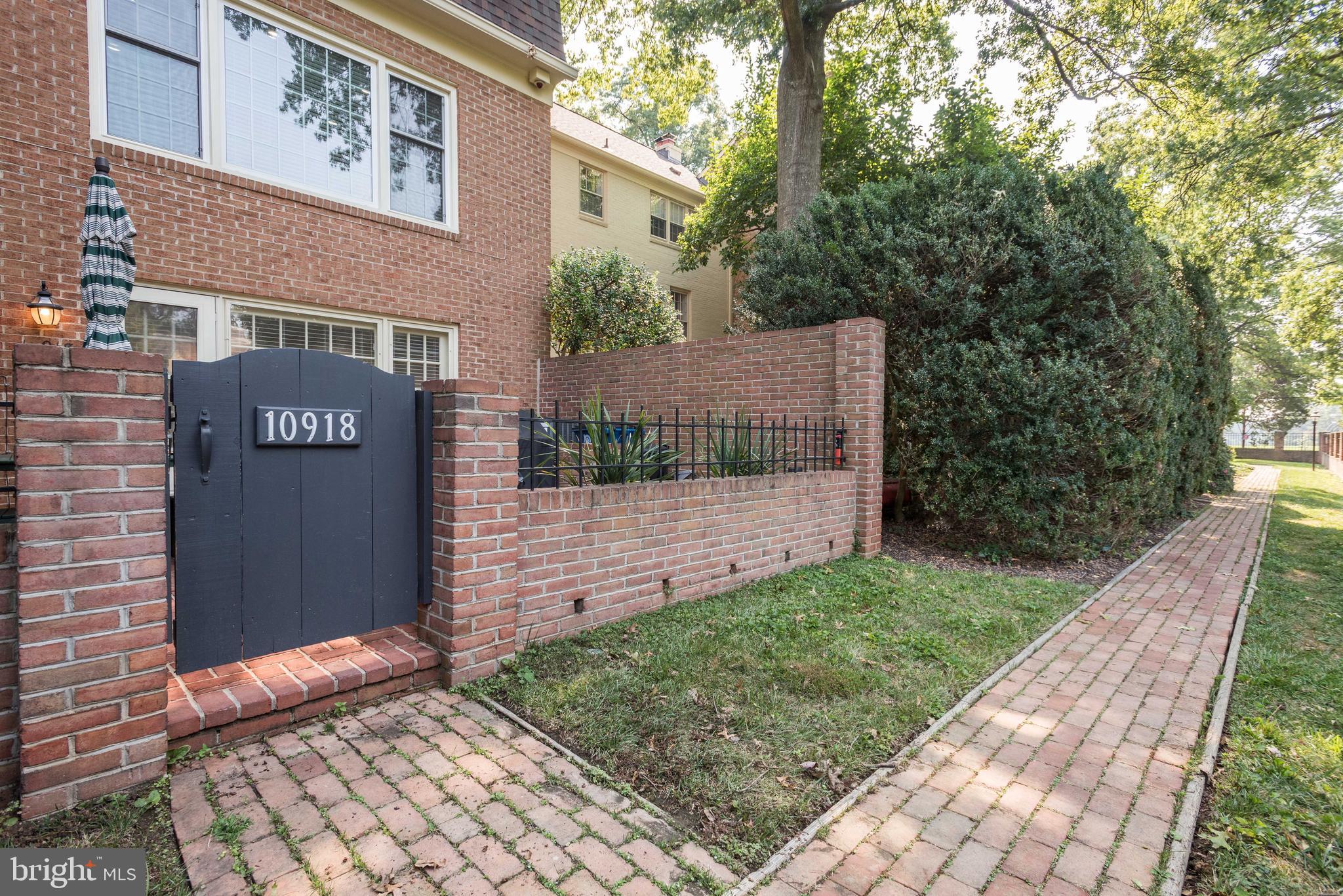 CREST OF WICKFORD - Residential