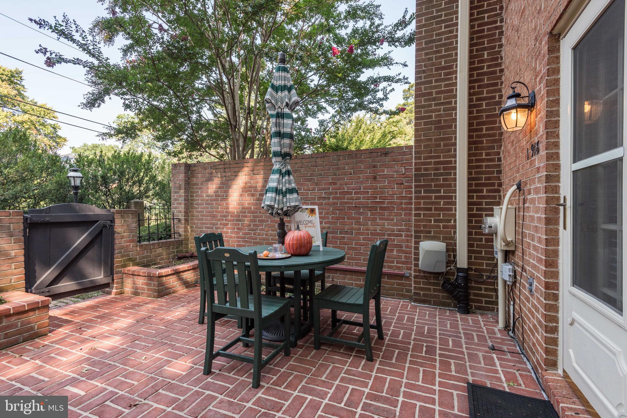 CREST OF WICKFORD - Residential