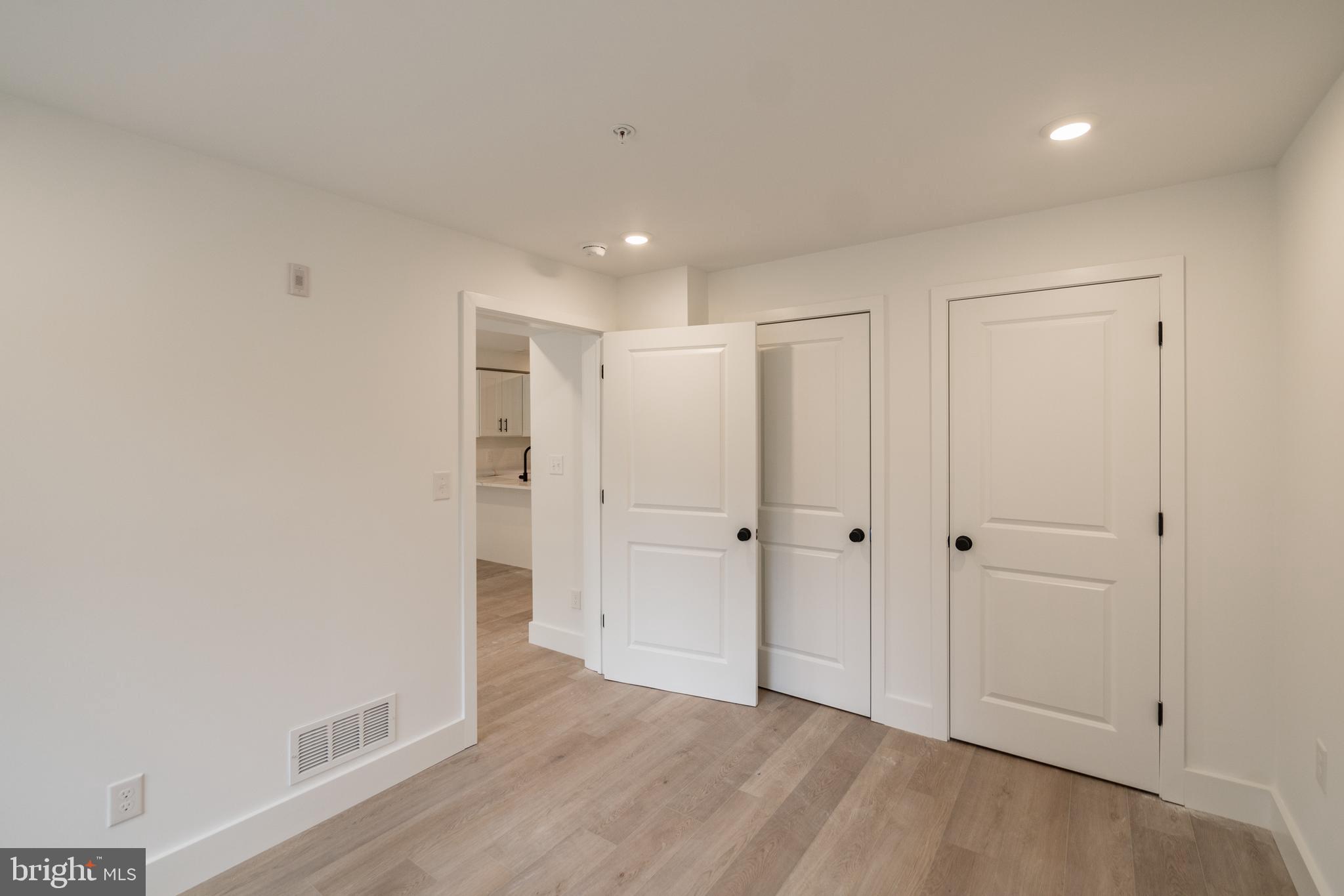 UNIVERSITY CITY - Residential Lease