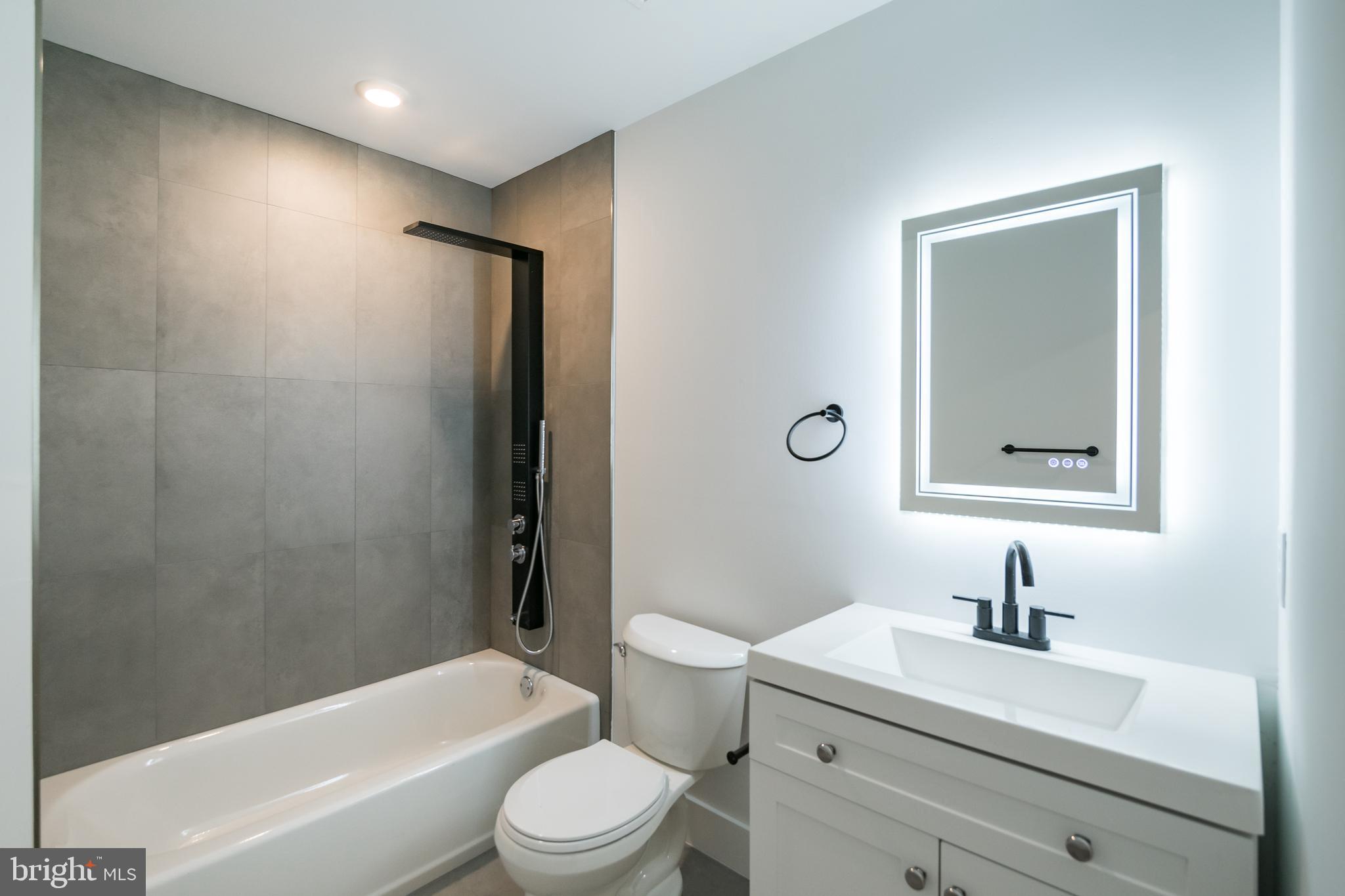 UNIVERSITY CITY - Residential Lease