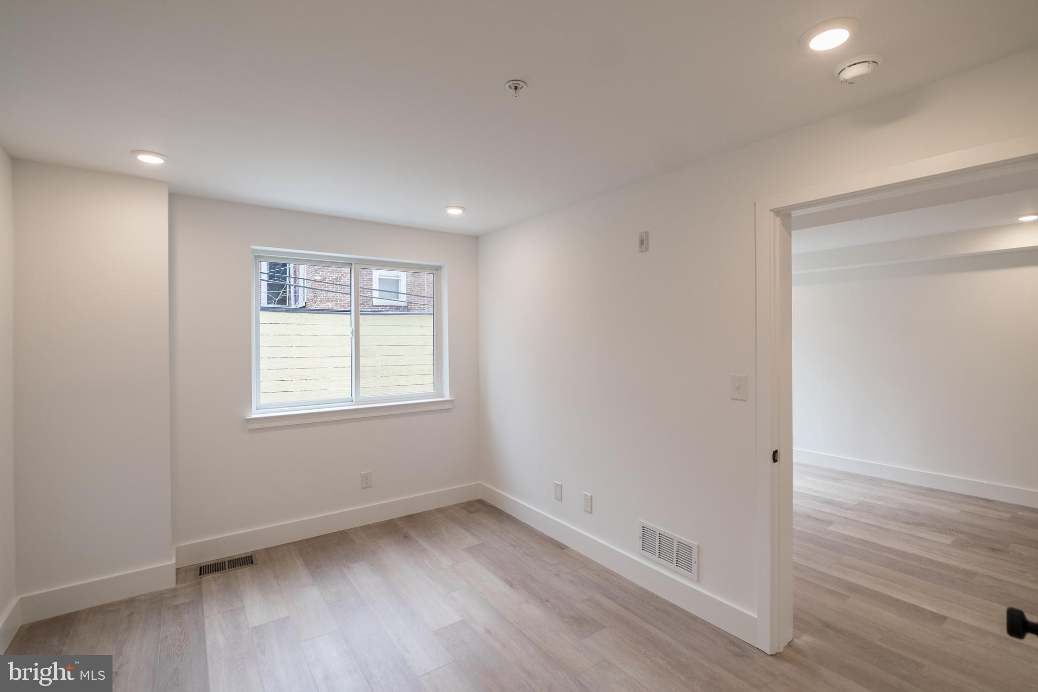 UNIVERSITY CITY - Residential Lease