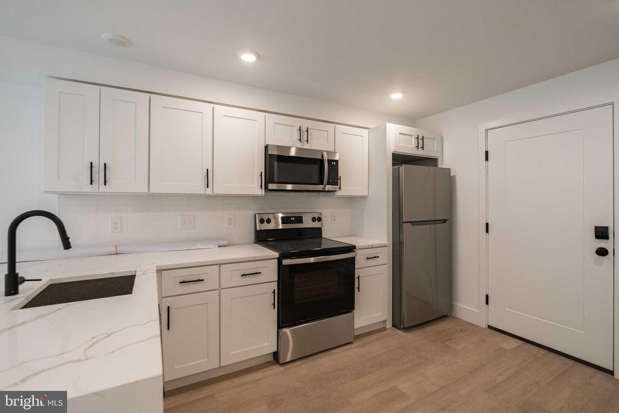 UNIVERSITY CITY - Residential Lease