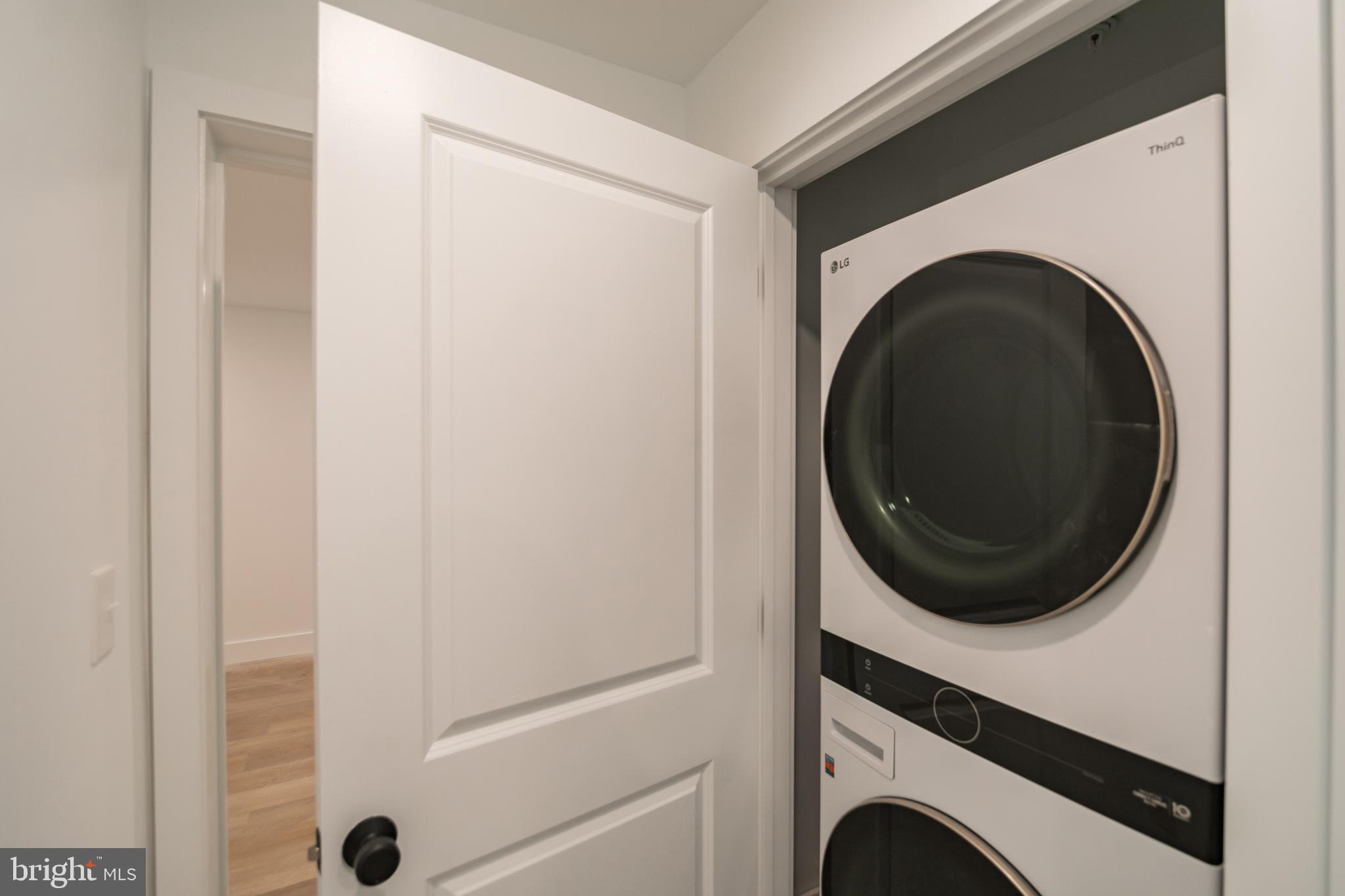 UNIVERSITY CITY - Residential Lease