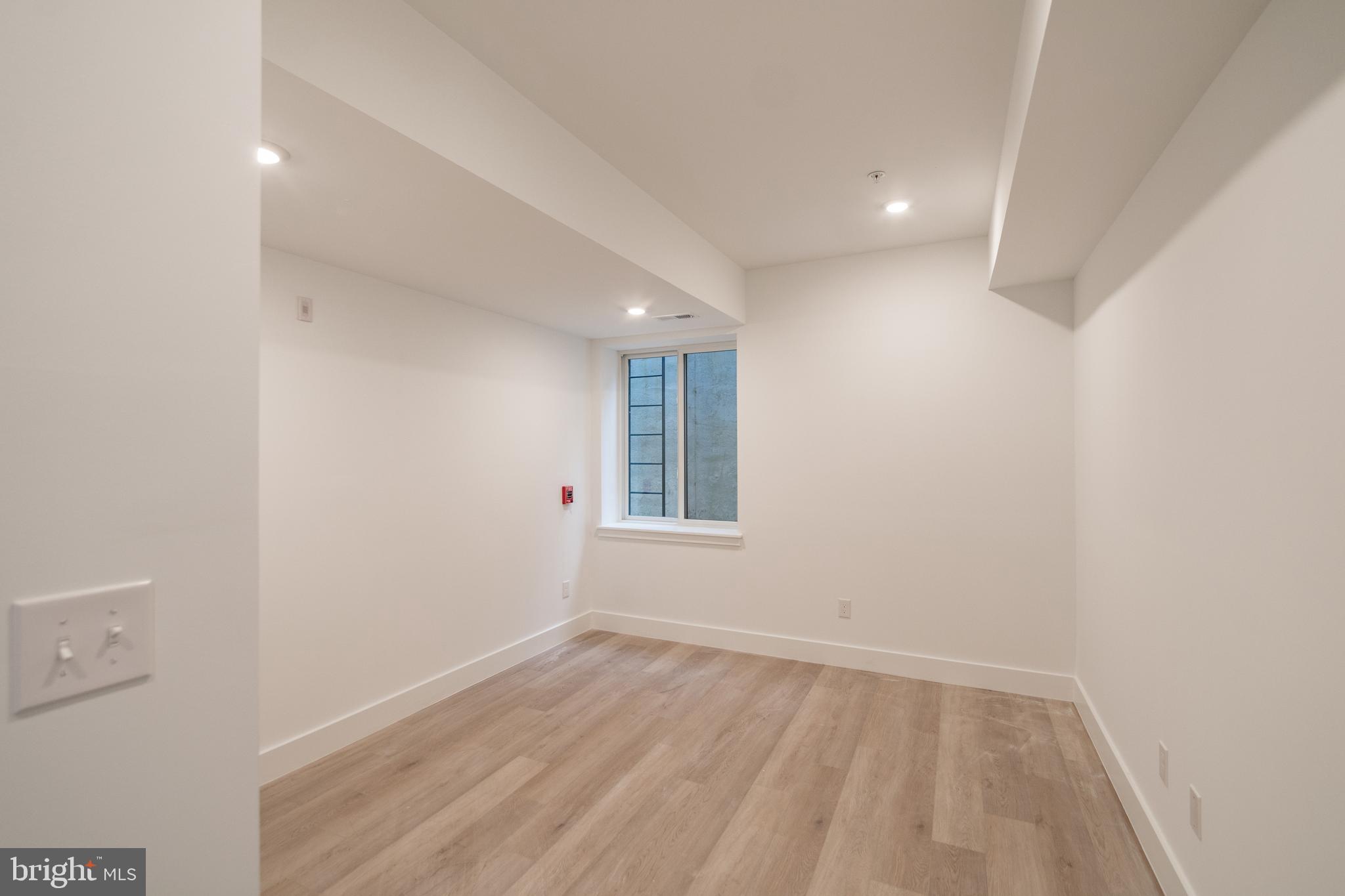 UNIVERSITY CITY - Residential Lease