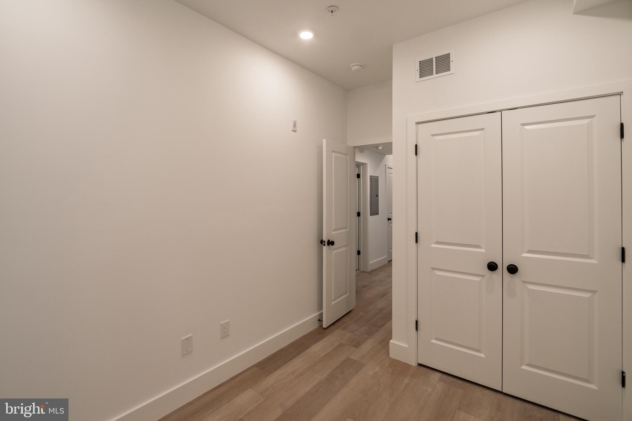 UNIVERSITY CITY - Residential Lease