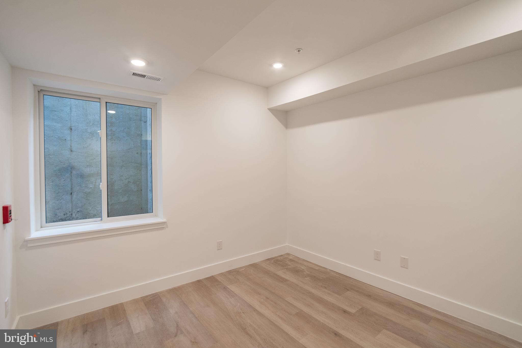 UNIVERSITY CITY - Residential Lease