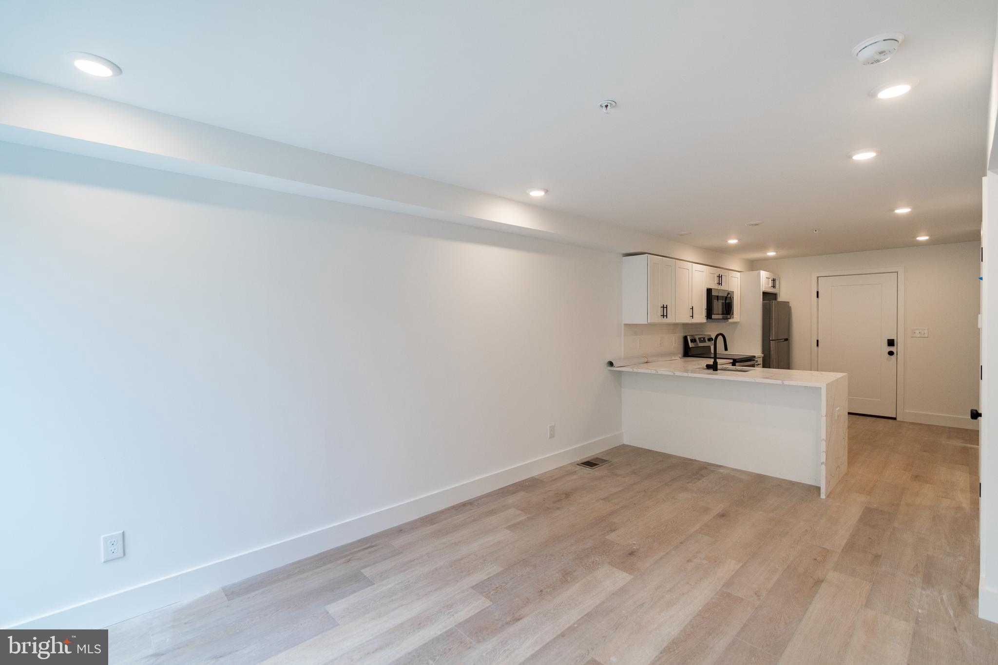 UNIVERSITY CITY - Residential Lease