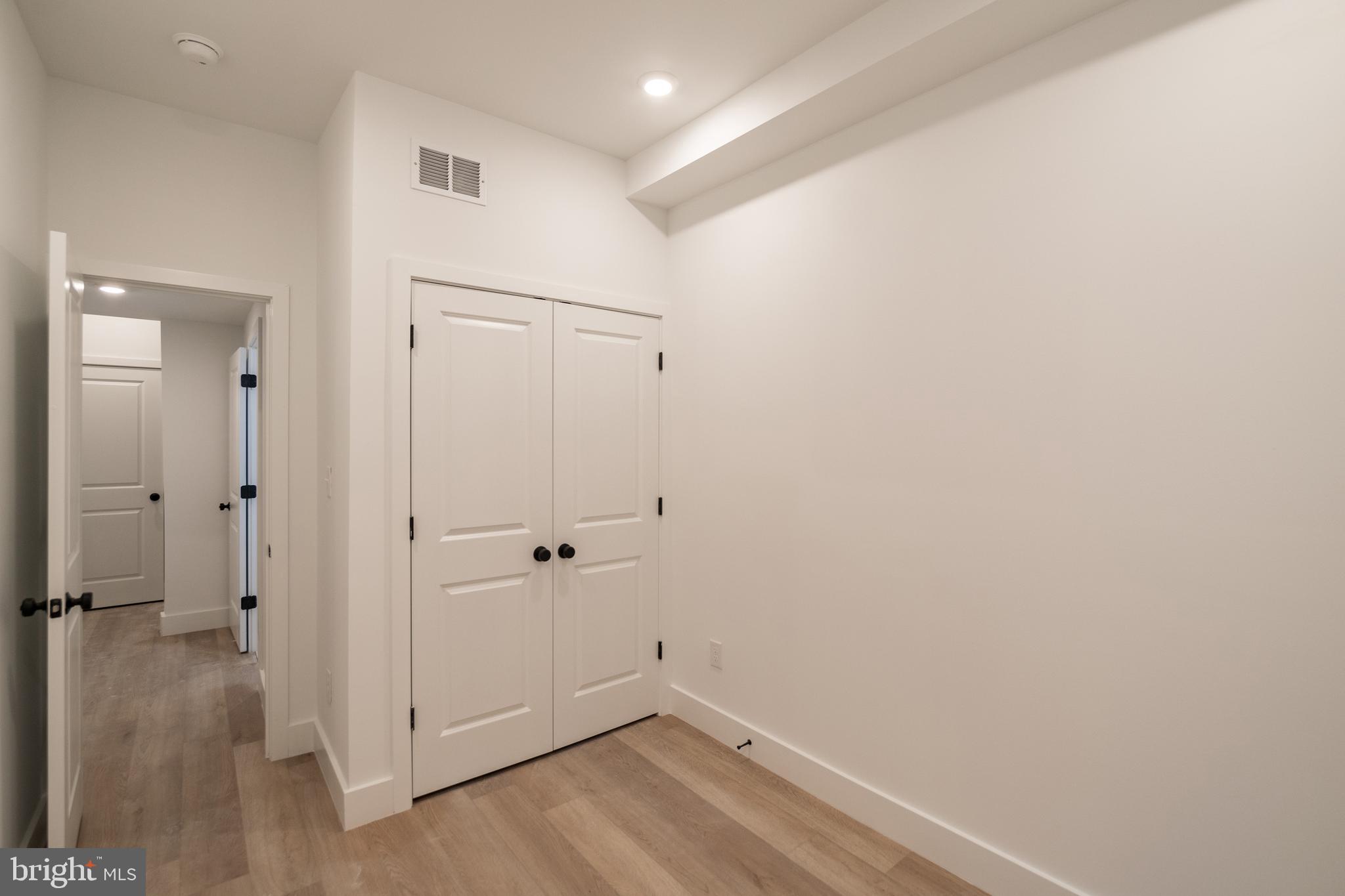 UNIVERSITY CITY - Residential Lease