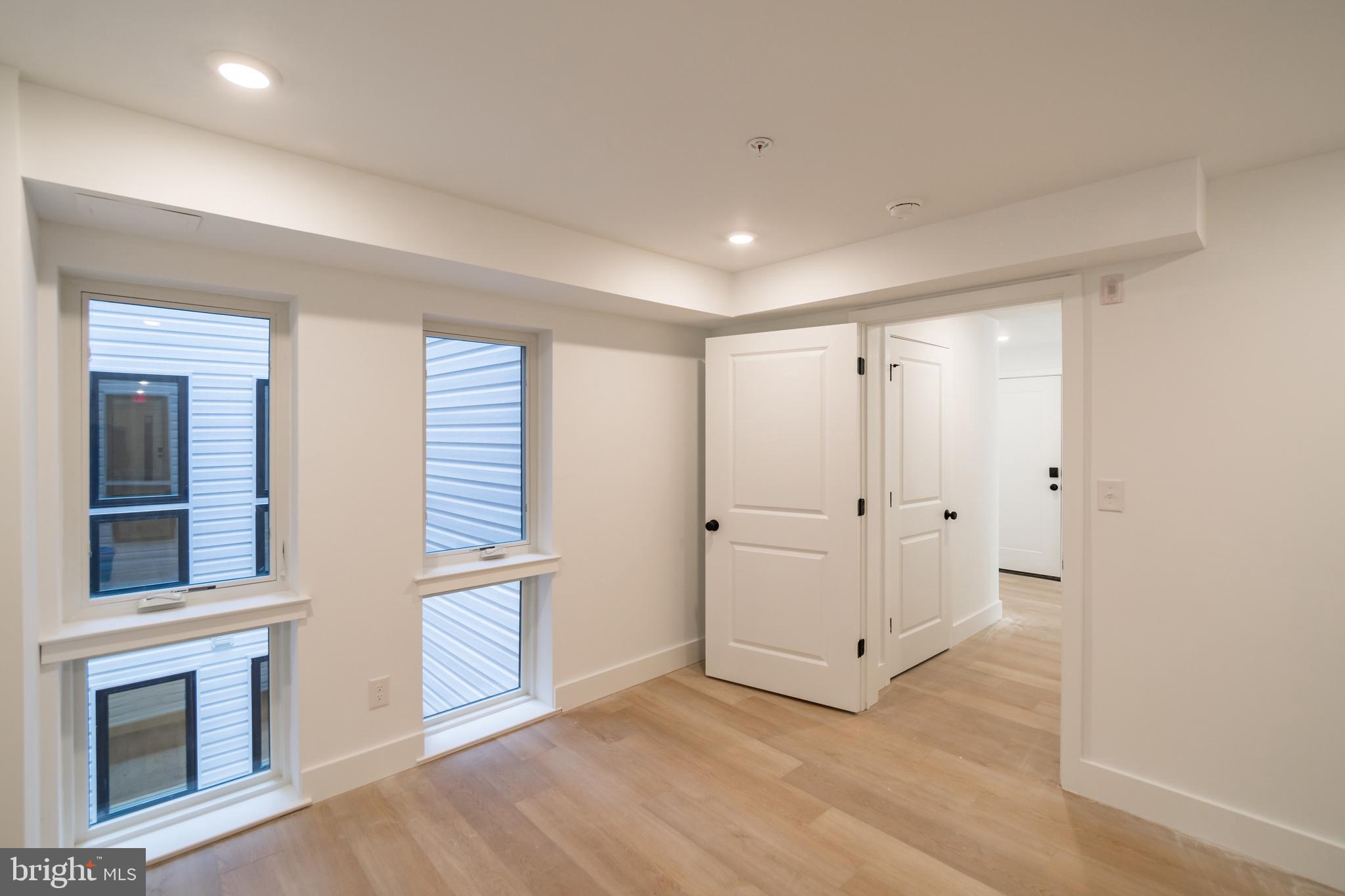 UNIVERSITY CITY - Residential Lease