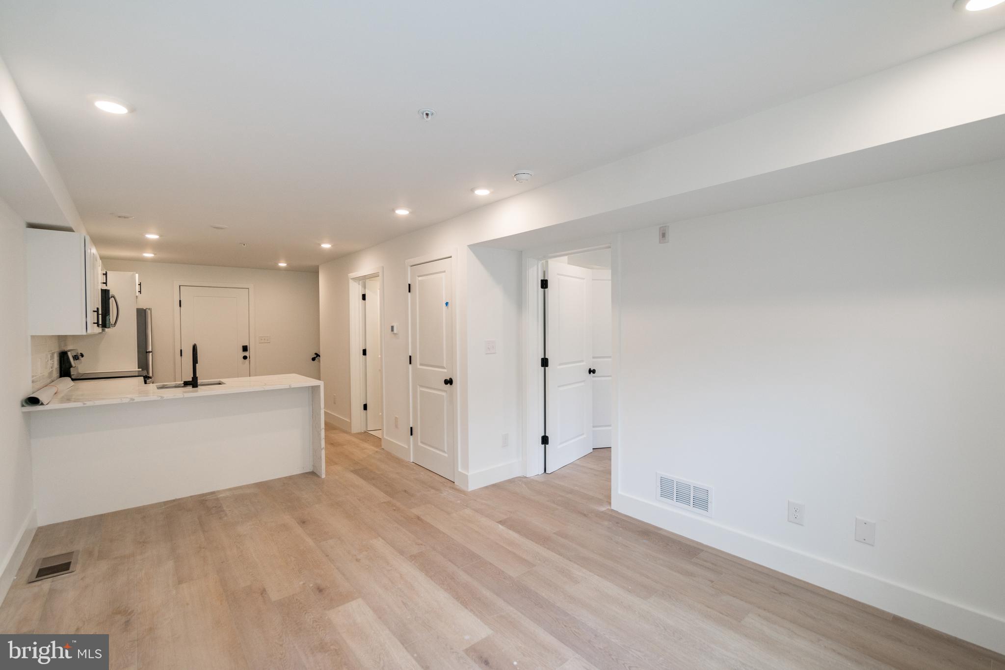 UNIVERSITY CITY - Residential Lease